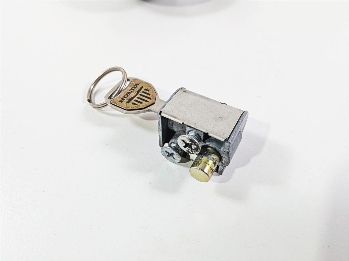 2003 Honda V-Twin VTX1800 C Ignition Switch Key Lock Tank Cap Set 35010-MCH-010 {{ shop.shopifyCountryName }} - Mototech271