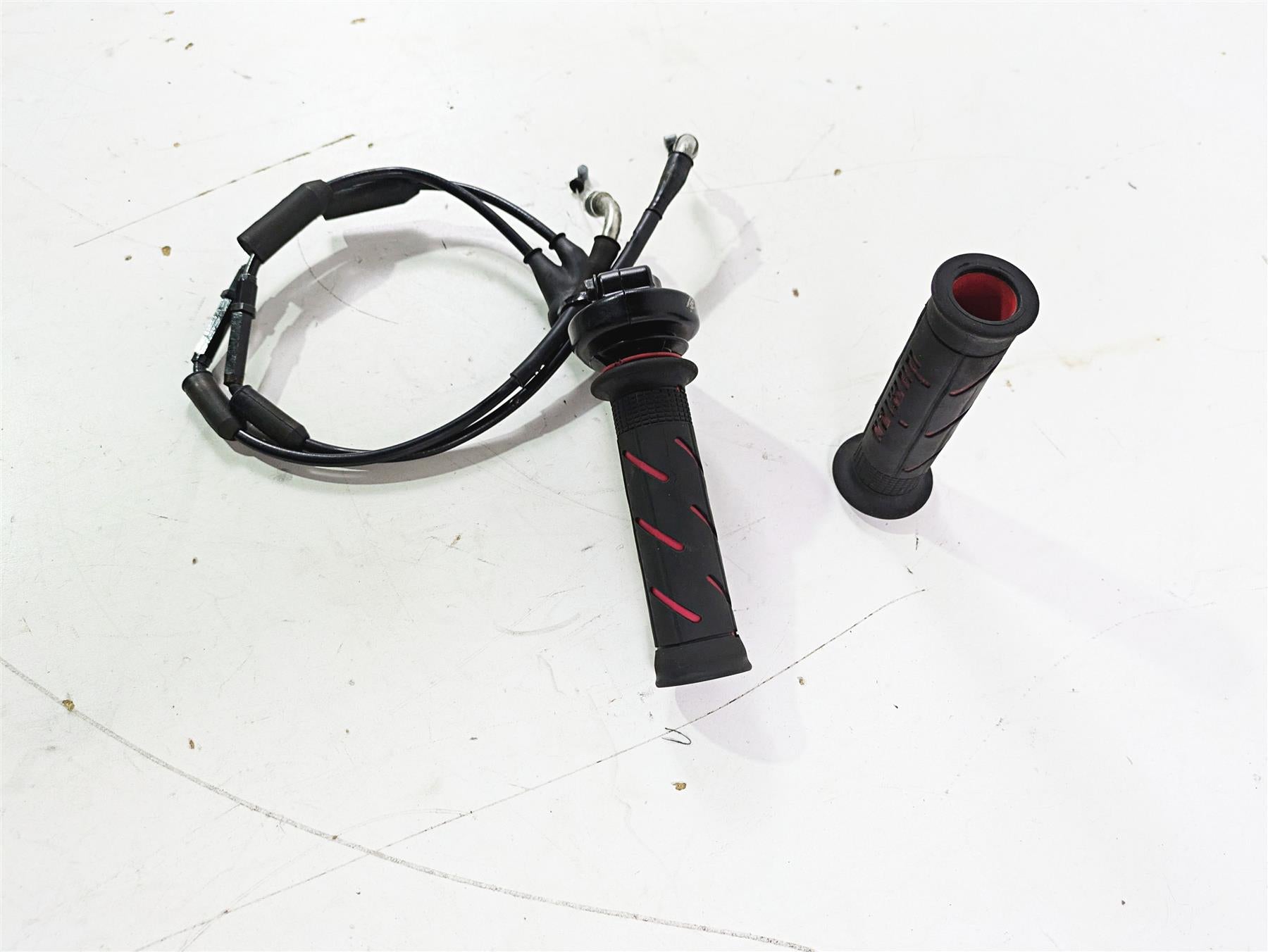 2008 Ducati SBK 1098 S Domino Throttle Grip Set 65420161A {{ shop.shopifyCountryName }} - Mototech271