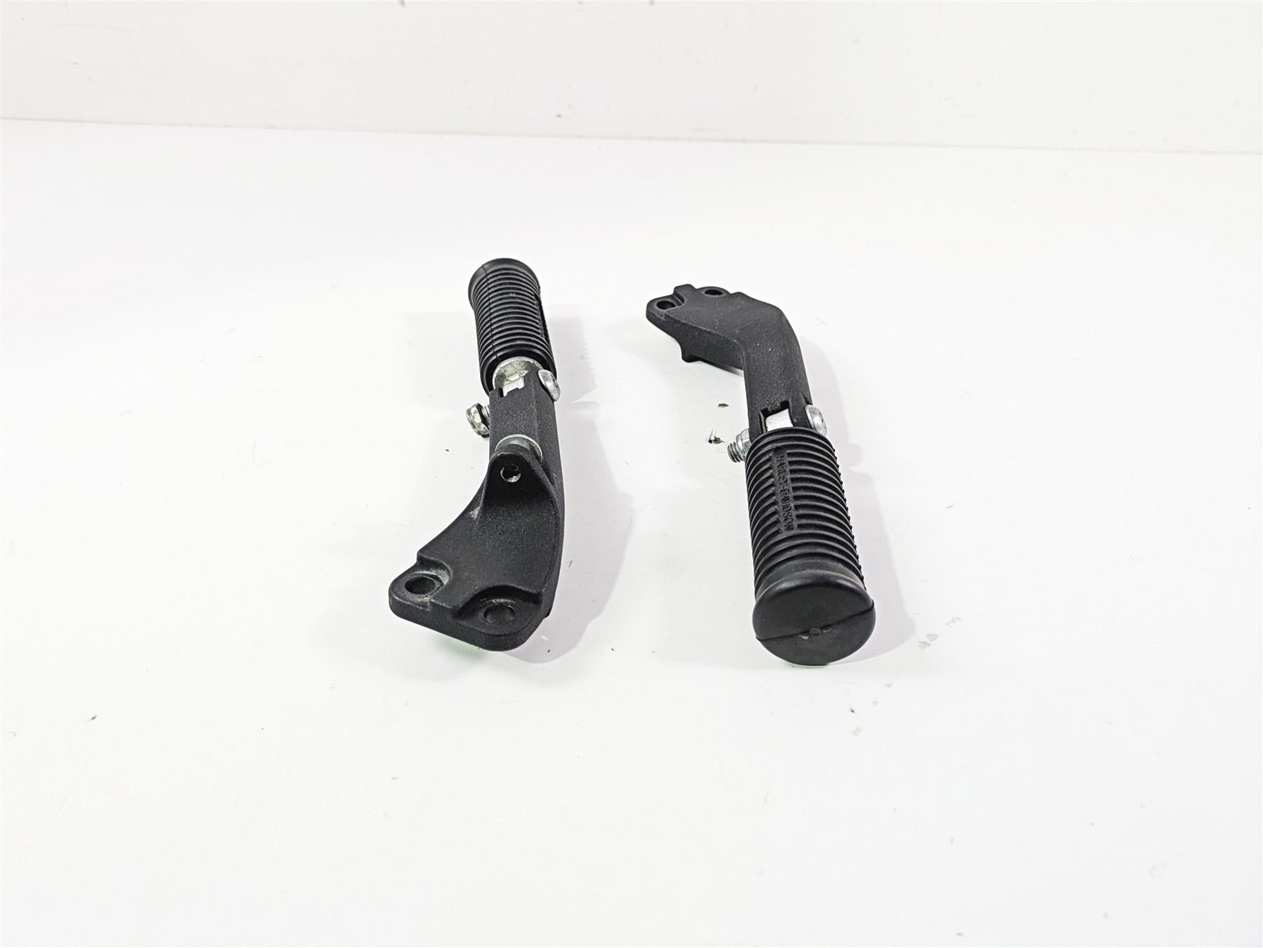 2016 Harley FXDF Dyna Fat Bob Rear Passenger Footpeg Set 49230-06 49224-06A {{ shop.shopifyCountryName }} - Mototech271