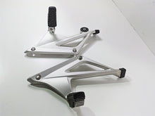 Load image into Gallery viewer, 2019 BMW R1250RT K52 Rear Passenger Footpeg Set 46718534789 46718534790 | Mototech271
