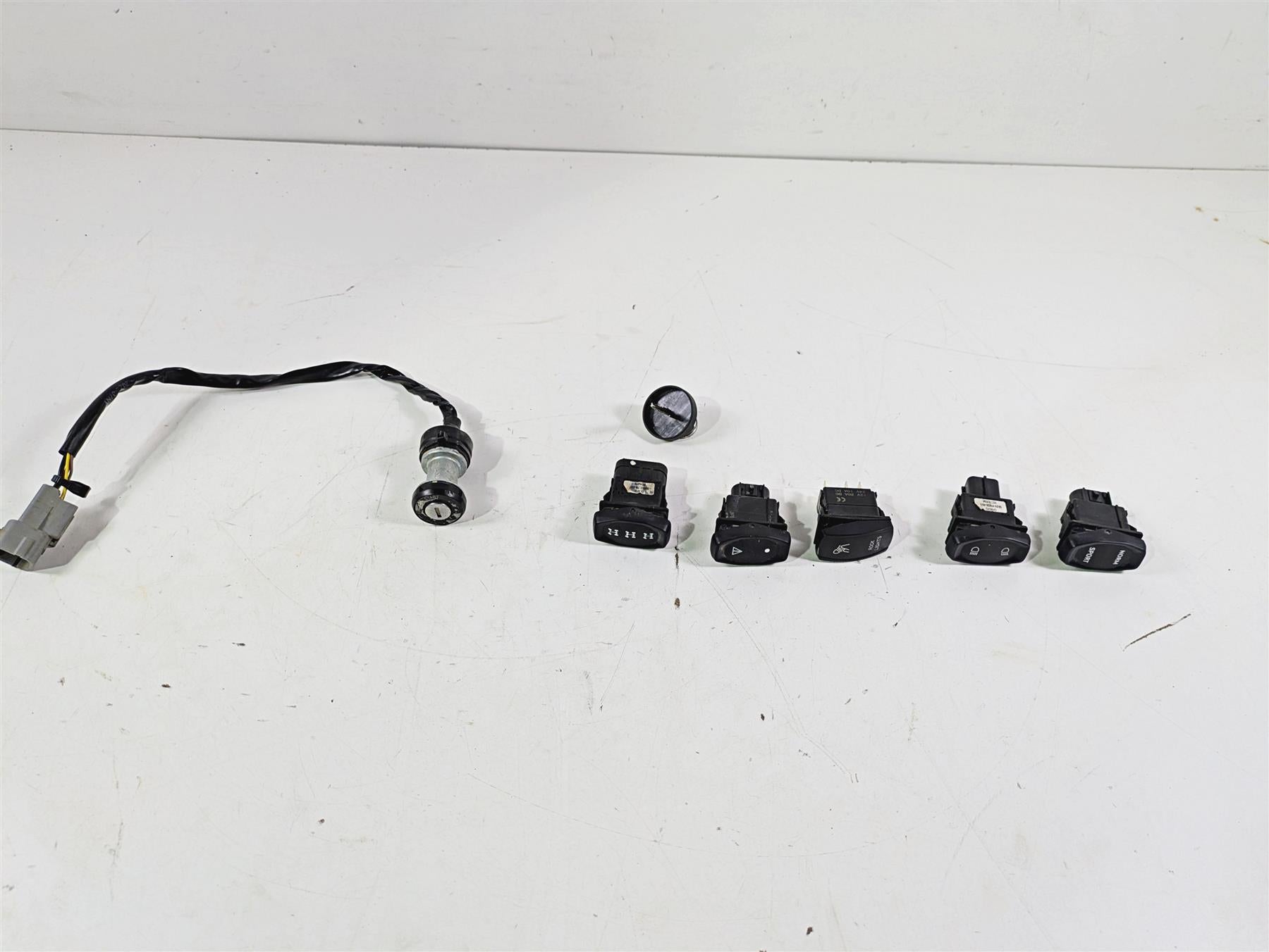 2022 CFMoto Zforce 950 Sport All Switch Ignition Key Light Awd 5BY0-0110005BY0 {{ shop.shopifyCountryName }} - Mototech271