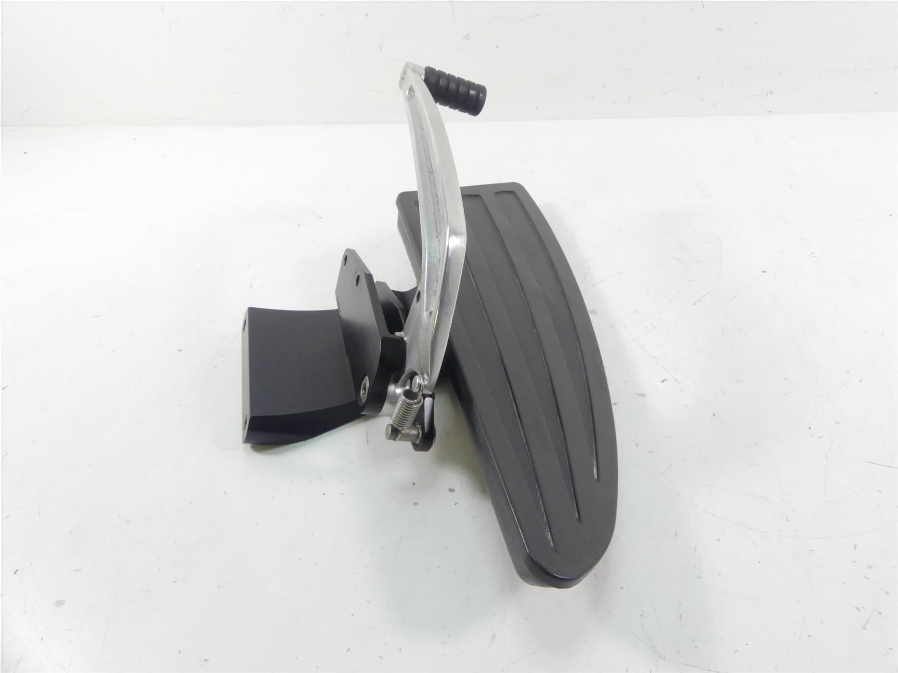 2011 Victory Vision Tour Right Front Floor Board Brake Pedal Set 1015291-463 {{ shop.shopifyCountryName }} - Mototech271