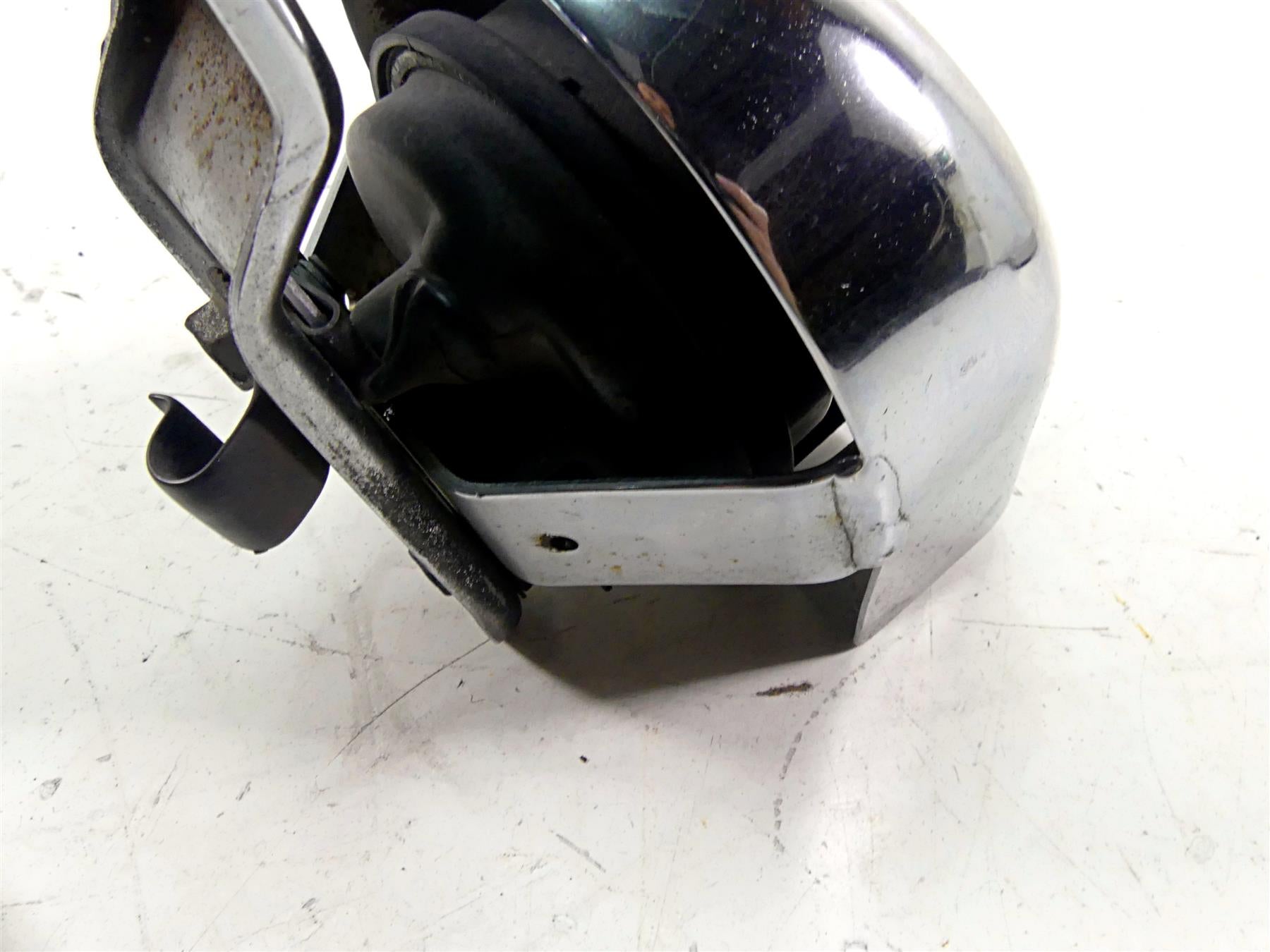 2010 Harley Touring FLHRC Road King Horn & Chrome Cover 61300478A {{ shop.shopifyCountryName }} - Mototech271