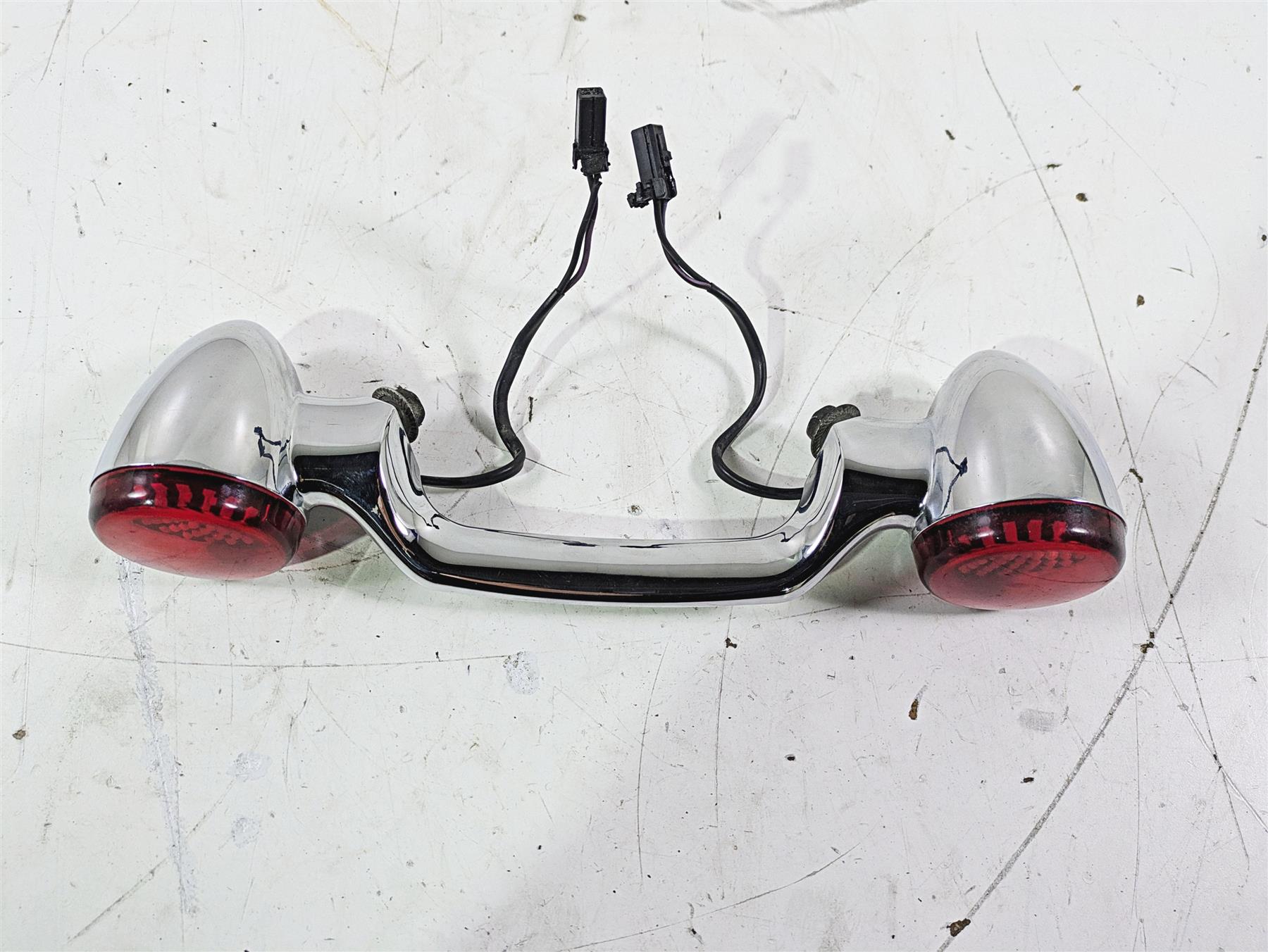 2007 Harley Touring FLHTCU SE CVO E-Glide Rear Blinker Turn Signal Bar 68629-05 {{ shop.shopifyCountryName }} - Mototech271