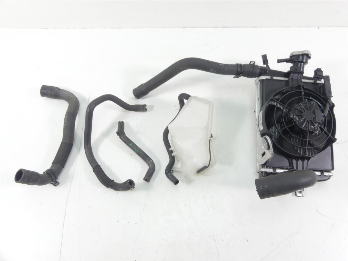 2017 BMW R1200RT K52 Right Radiator Fan Hoses Reservoir 17118546416 {{ shop.shopifyCountryName }} - Mototech271