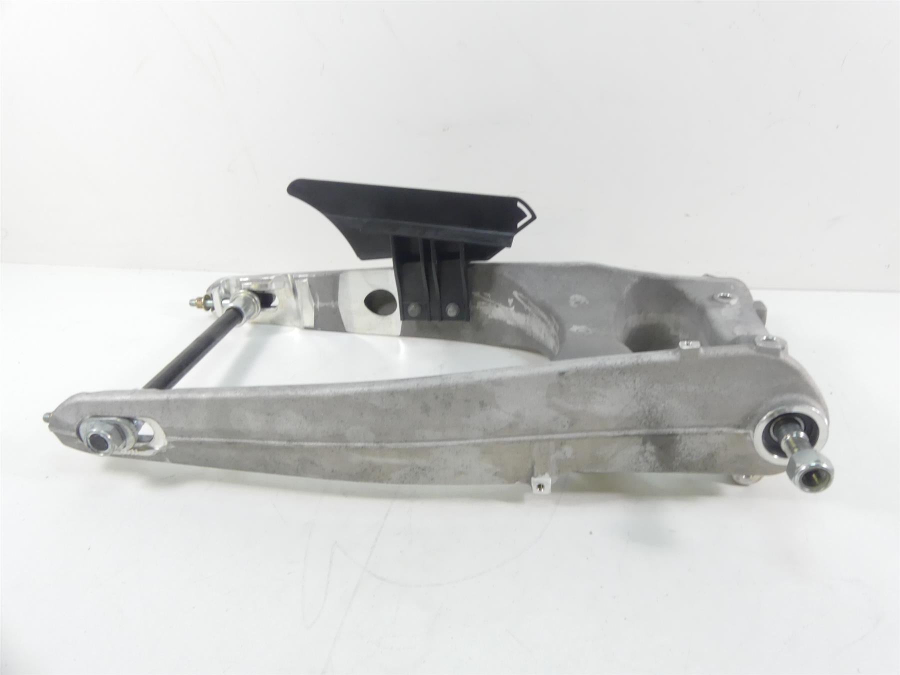 2020 Indian Roadmaster Rear Suspension Swingarm Swing Arm & 20mm Axle 5142382 {{ shop.shopifyCountryName }} - Mototech271