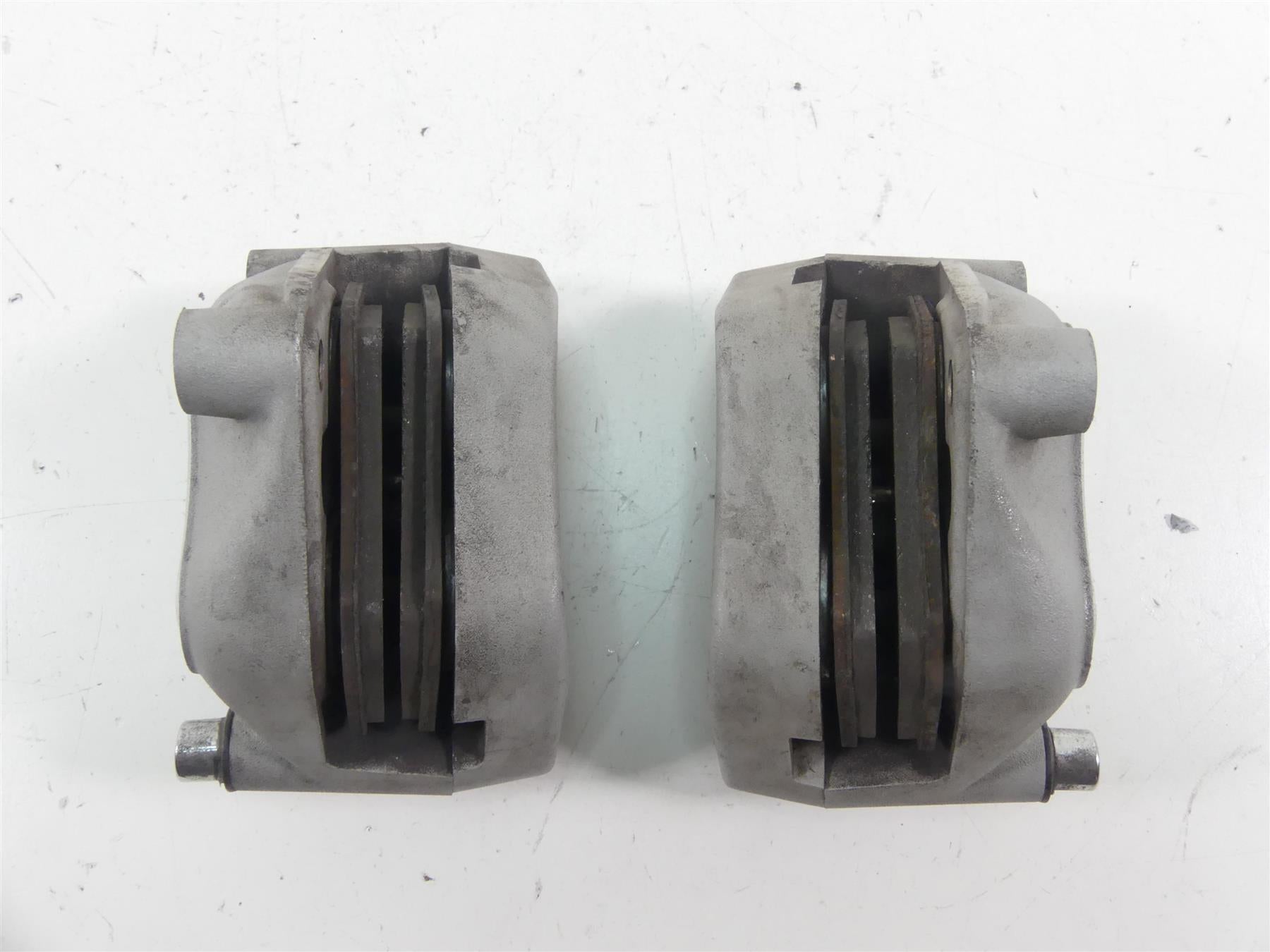 2005 Harley Touring CVO FLHTC SE Electra Glide Front Brake Caliper Set 44381-99 {{ shop.shopifyCountryName }} - Mototech271