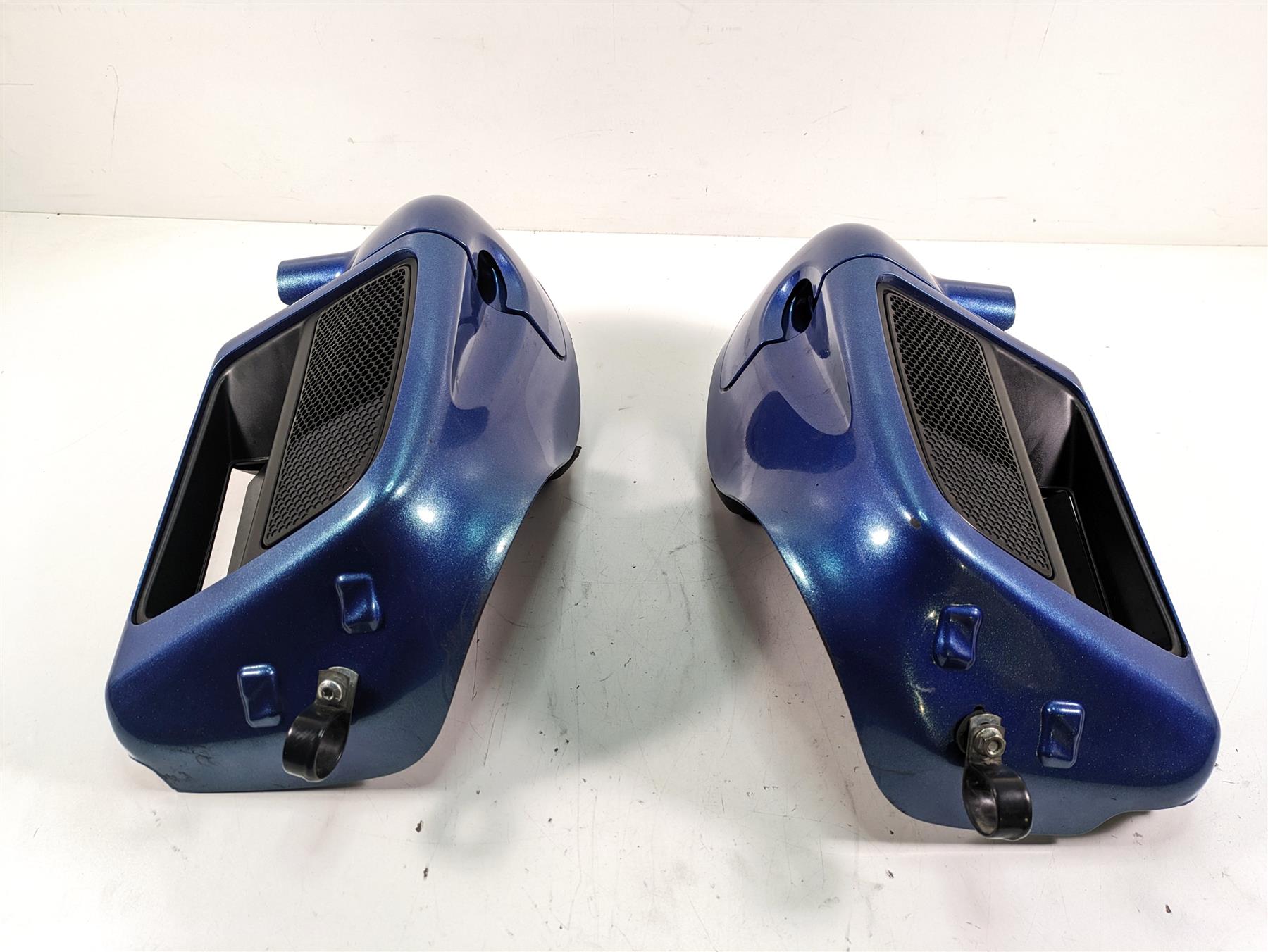 2014 Harley Touring FLHTK Electra Glide Lower Leg Fairing Cover Set 57100112 | Mototech271