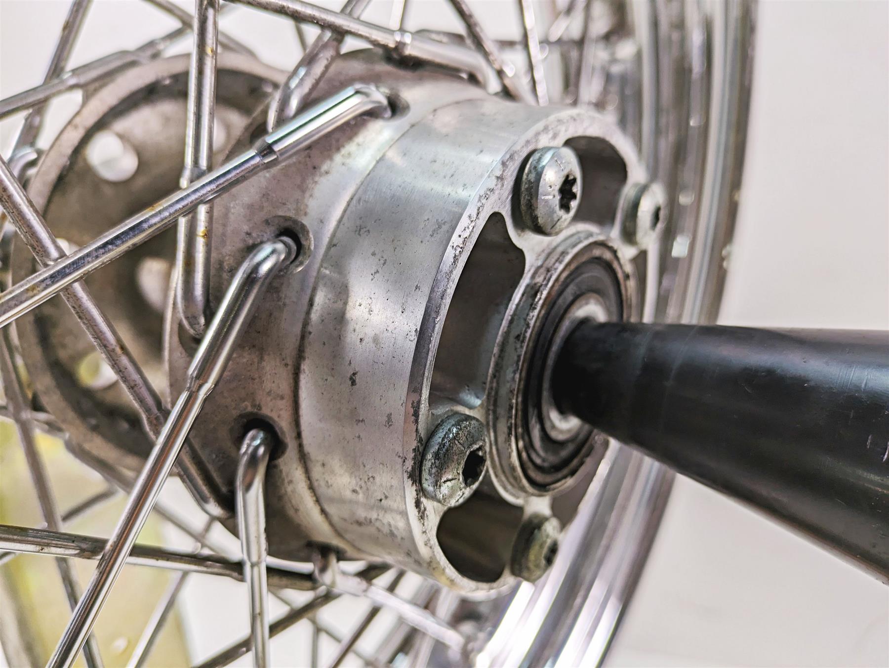 2006 Harley FLSTI Softail Heritage 16x3 Spoke Front Wheel Rim - Read 42947-06A {{ shop.shopifyCountryName }} - Mototech271