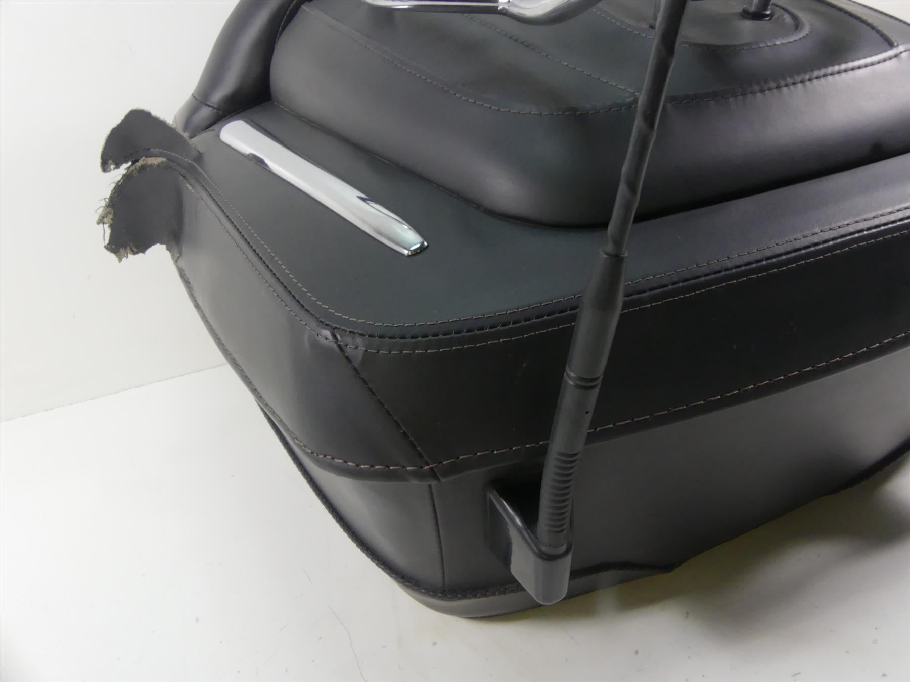 2007 Harley Touring FLHTCU SE CVO Electra Glide Rear Luggage Trunk Read 79189-06 {{ shop.shopifyCountryName }} - Mototech271