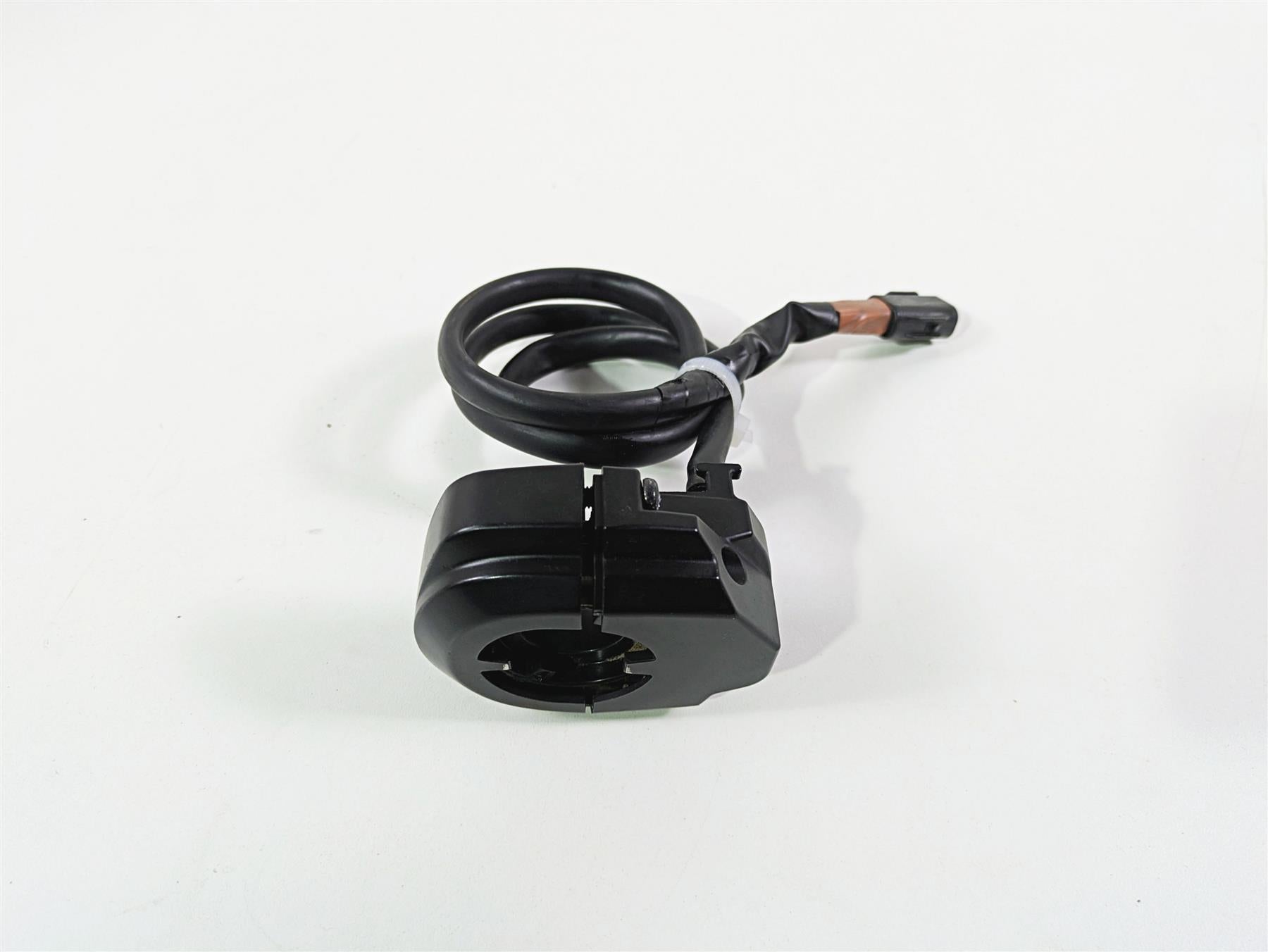 2024 Triumph Tiger 900 GT Ride Fly By Wire Throttle Sensor T2042074 {{ shop.shopifyCountryName }} - Mototech271