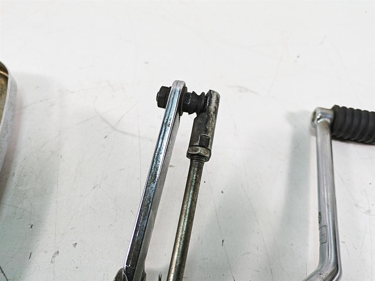 2011 Harley Touring FLHR Road King Front Left Floorboard & Shifter 50621-06 {{ shop.shopifyCountryName }} - Mototech271