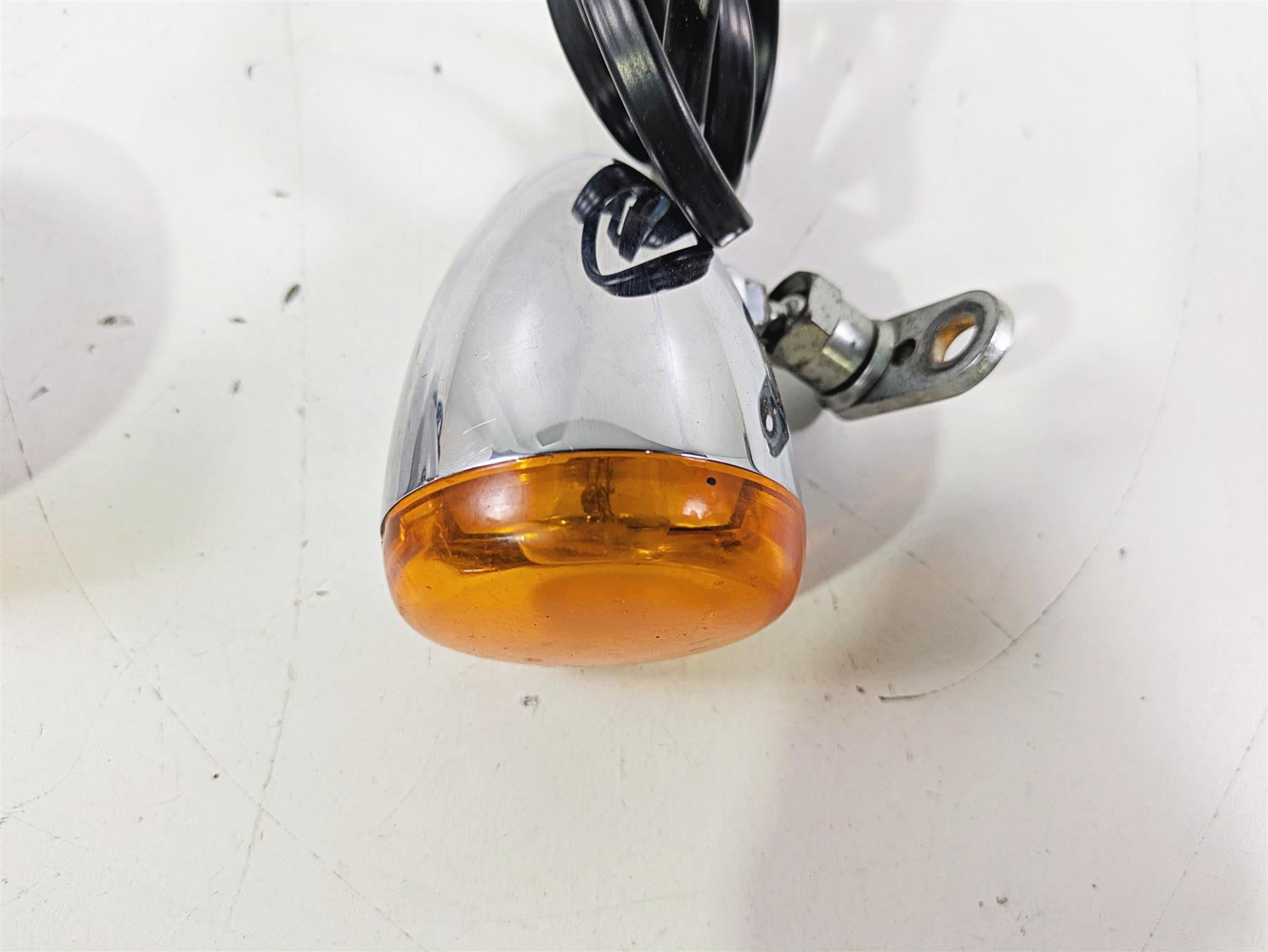 2011 Harley FXDC Dyna Super Glide Front Blinker Turn Signal Set 68972-00 {{ shop.shopifyCountryName }} - Mototech271