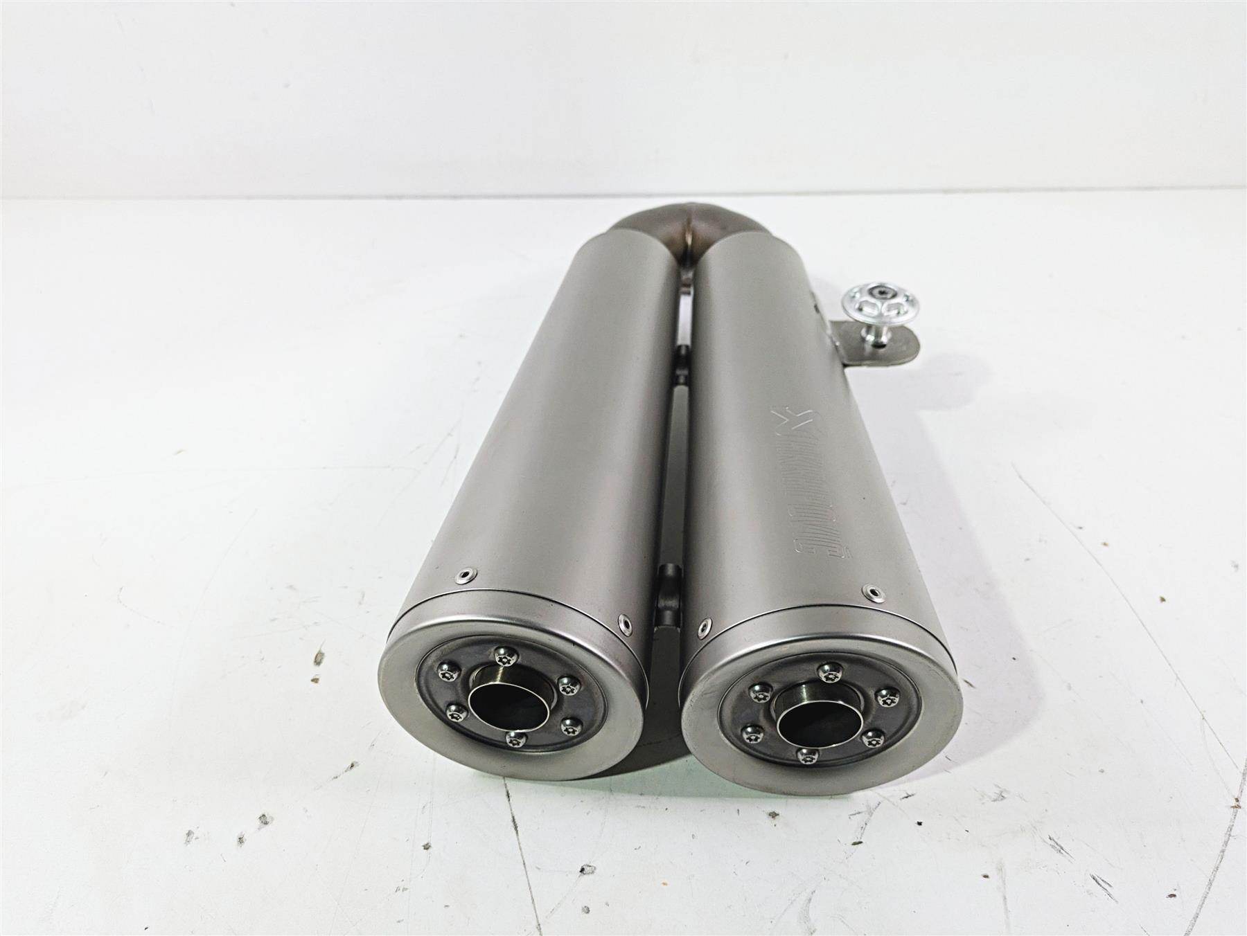 2015 BMW R nineT K21 Nice Akrapovic Oem Exhaust Pipe Muffler 18518544817 {{ shop.shopifyCountryName }} - Mototech271