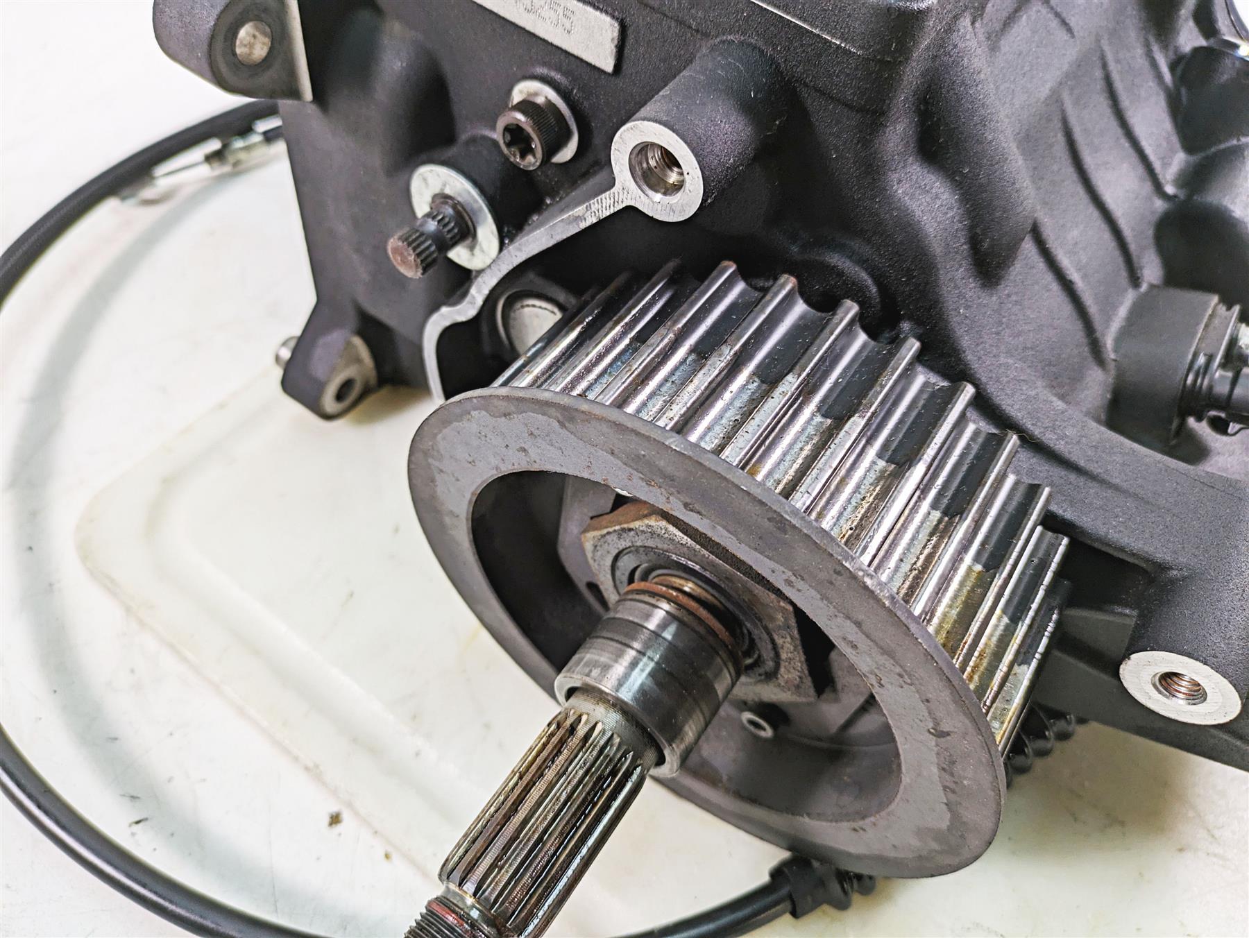 2013 Harley Softail FLSTFB Fat Boy Lo 6-Speed Transmission Gear Box 33012-10A {{ shop.shopifyCountryName }} - Mototech271