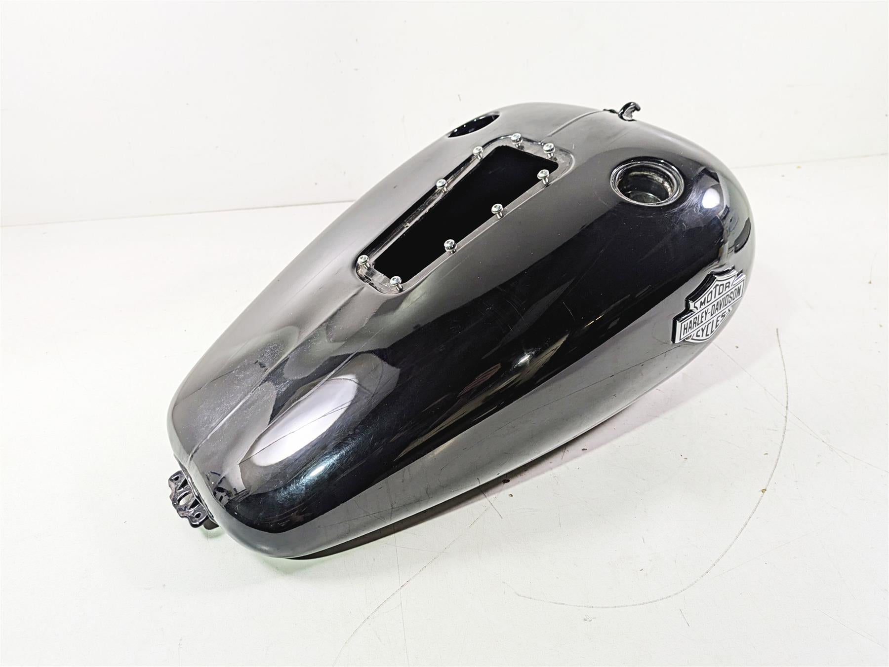 2009 Harley FXCWC Softail Rocker Fuel Gas Petrol Tank - Read 62105-08 {{ shop.shopifyCountryName }} - Mototech271