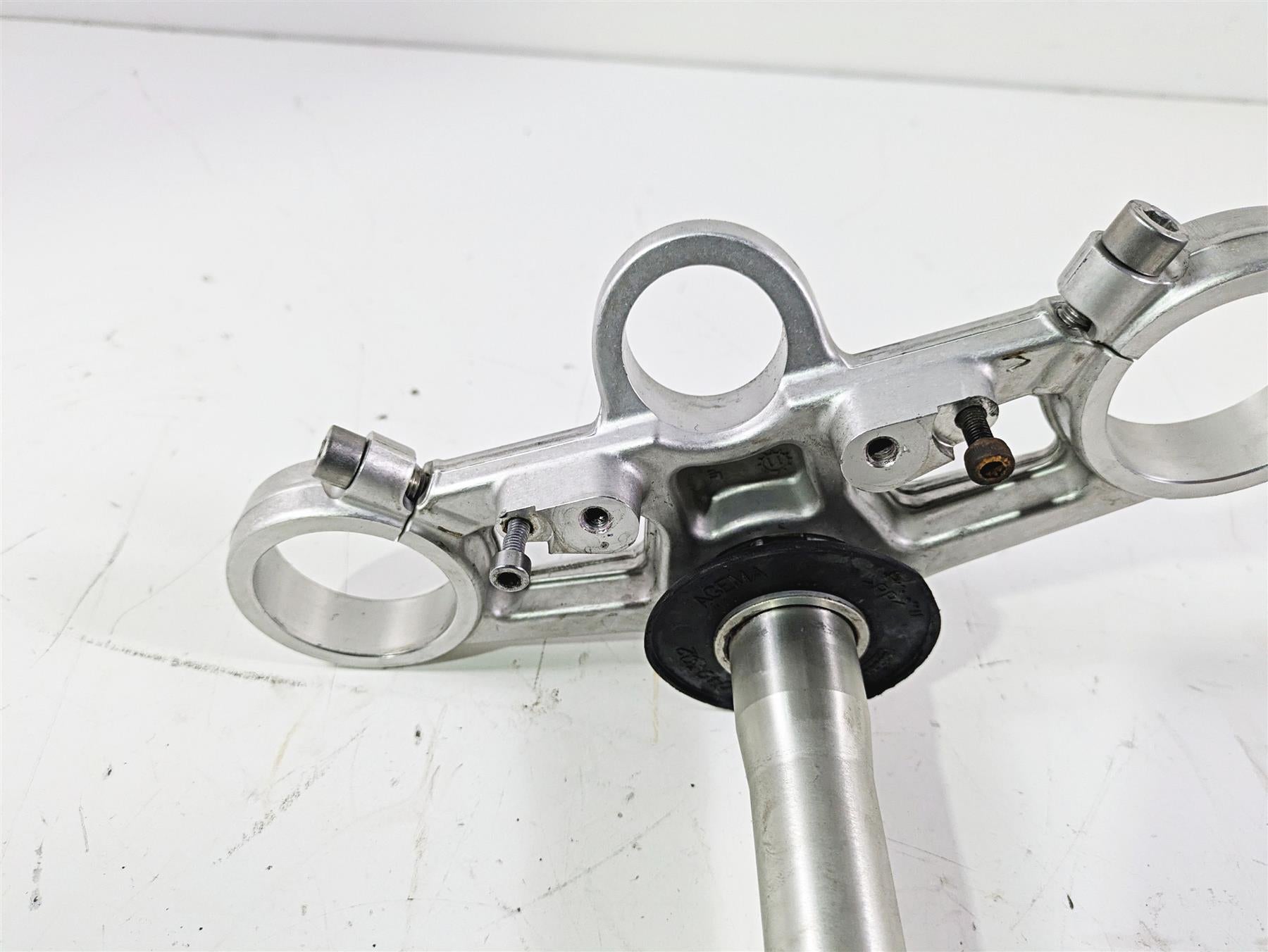 2012 Triumph Daytona 675 Upper Lower Triple Tree Set T2044130 T2049170 {{ shop.shopifyCountryName }} - Mototech271