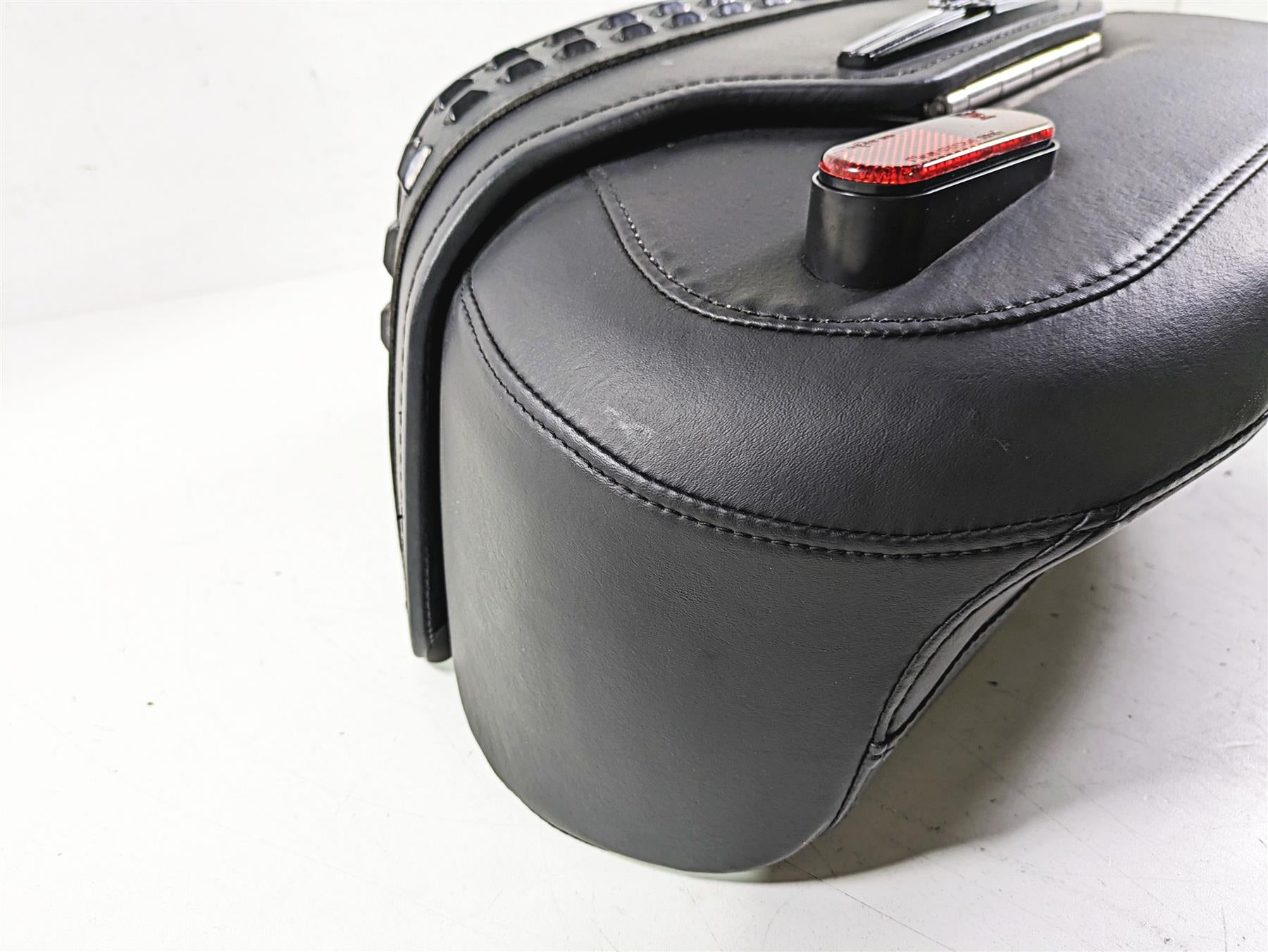 2019 Harley FLHCS Softail Heritage Right Saddle Bag Saddlebag 90201436 {{ shop.shopifyCountryName }} - Mototech271
