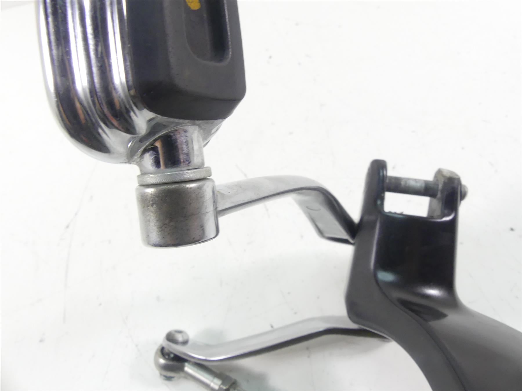 2021 Harley Softail FLSB Sport Glide Left Foot Peg Mount & Shifter Set 33600134 {{ shop.shopifyCountryName }} - Mototech271