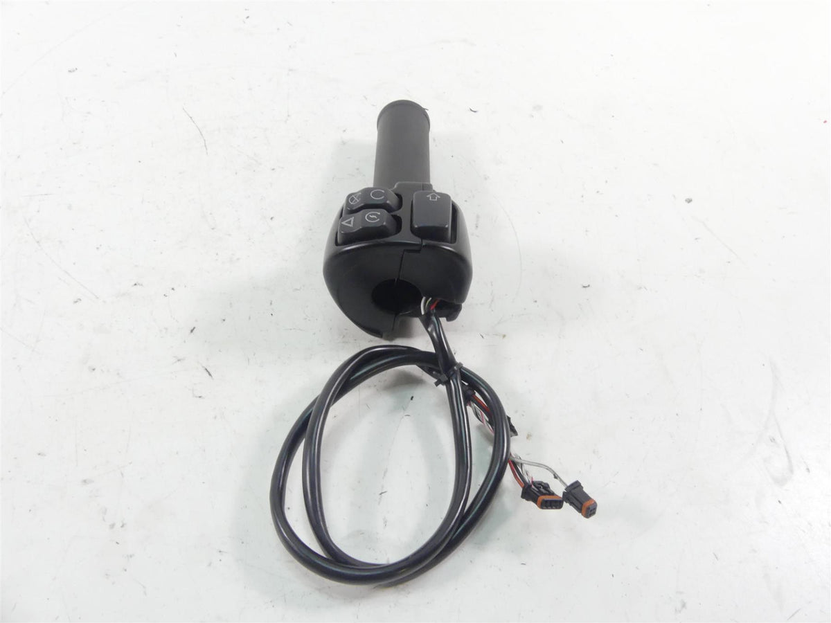 2018 Harley Softail FXBB Street Bob Right Hand Control Switch 71500462 {{ shop.shopifyCountryName }} - Mototech271