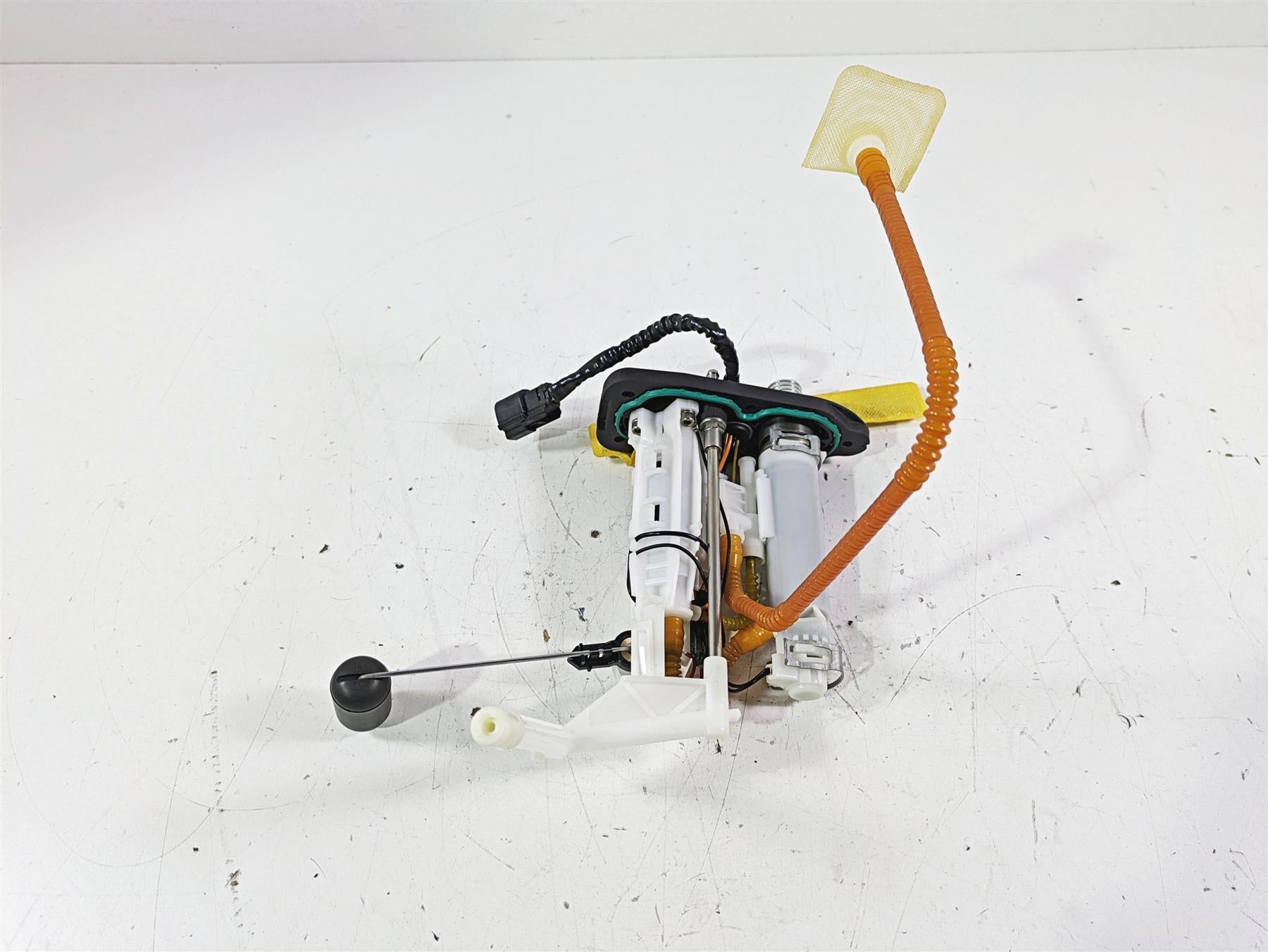 2019 Harley FLHCS Softail Heritage Fuel Gas Petrol Pump - Tested 61200042 {{ shop.shopifyCountryName }} - Mototech271