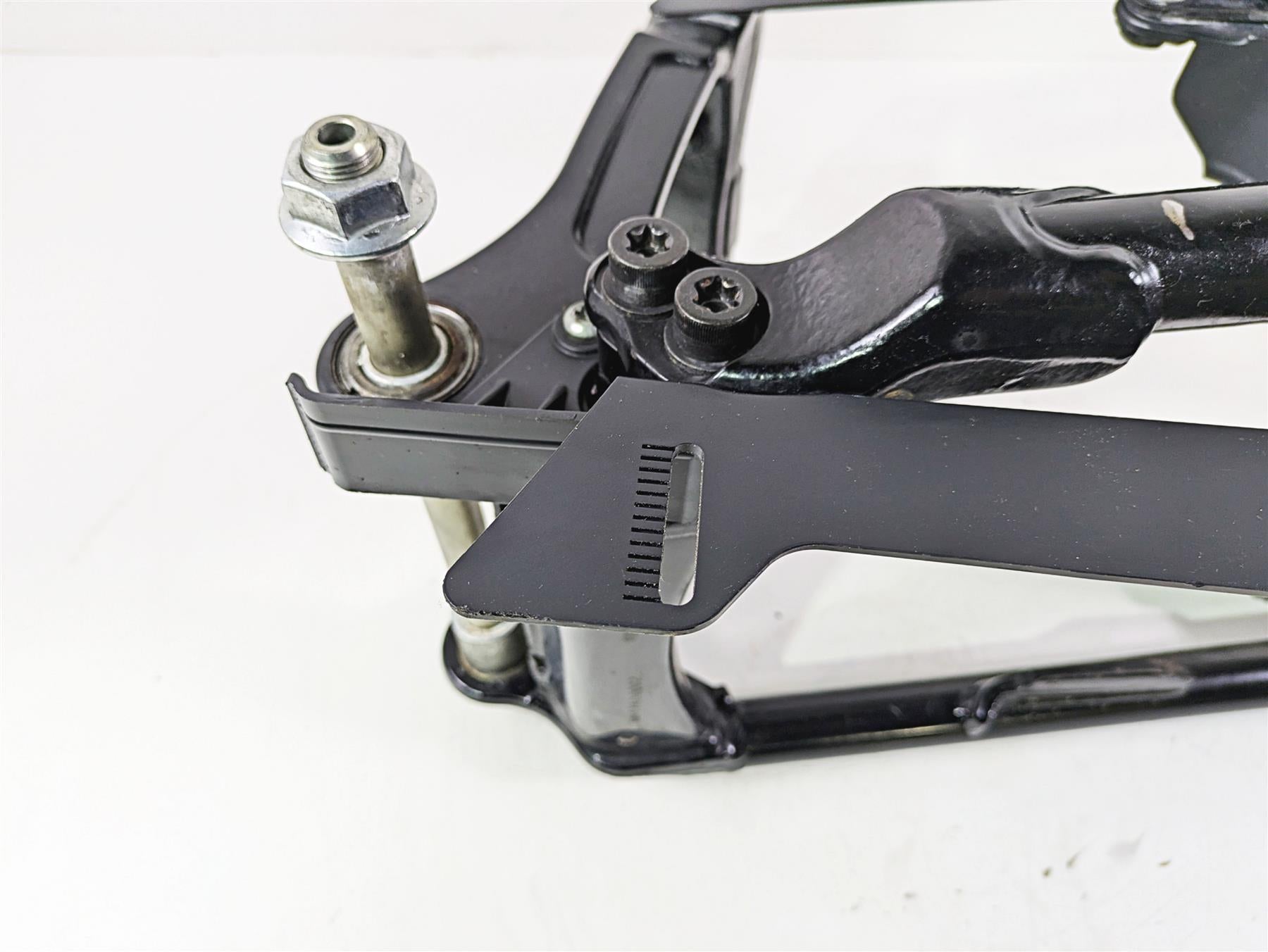 2020 Harley Softail FXST Standard Swingarm Swing Arm & Guards 47400099BHP {{ shop.shopifyCountryName }} - Mototech271