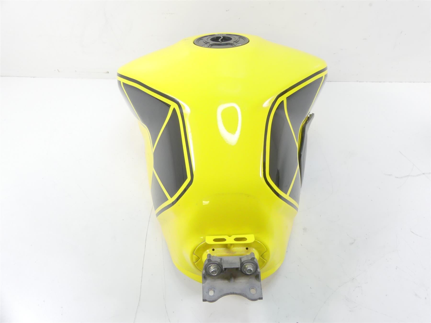 2015 Yamaha MT09 FZ09 Yellow Fuel Gas Petrol Tank -No Dents 1RC-24110-00-00 {{ shop.shopifyCountryName }} - Mototech271