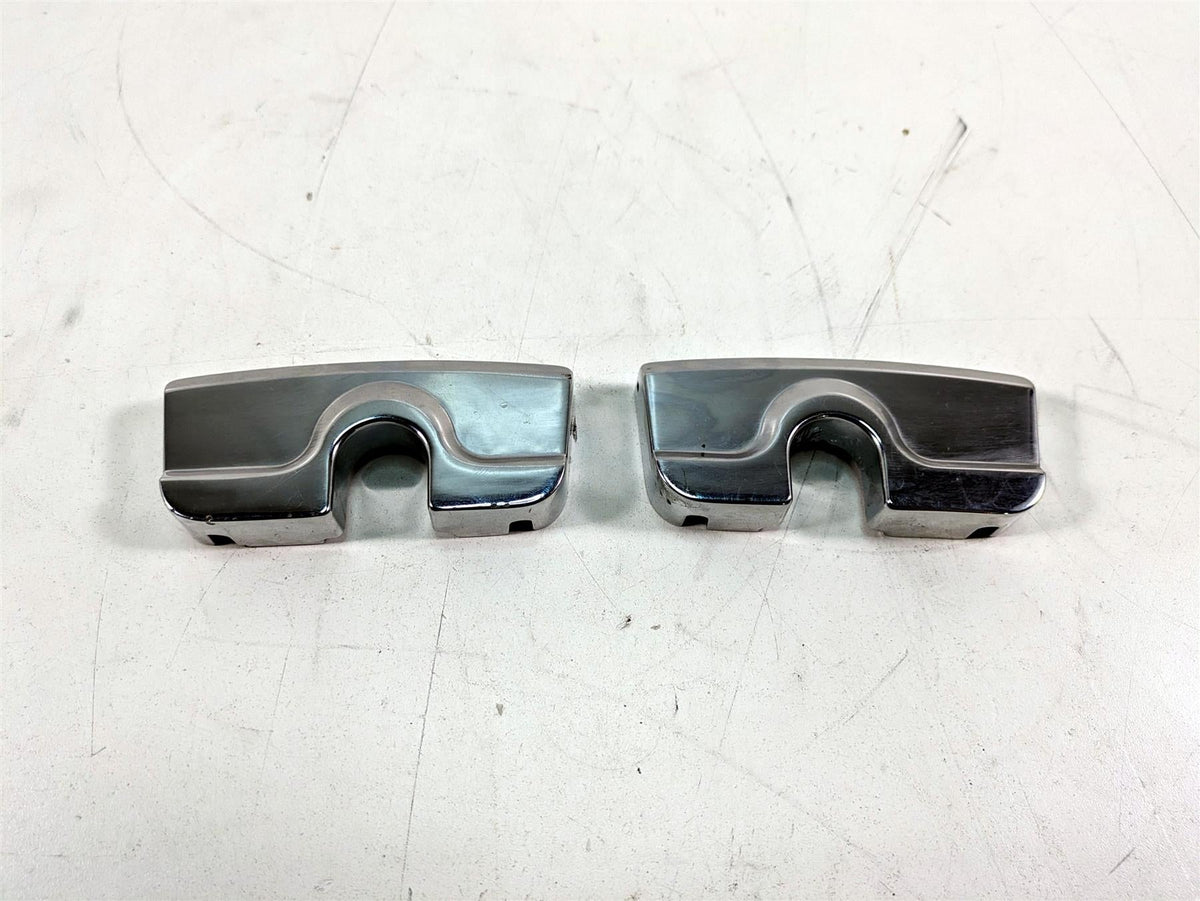2000 Harley Dyna FXDL Low Rider Kuryakyn Scorpion Chrome Sparkplug Cover Set for Big Twins K8323 {{ shop.shopifyCountryName }} - Mototech271