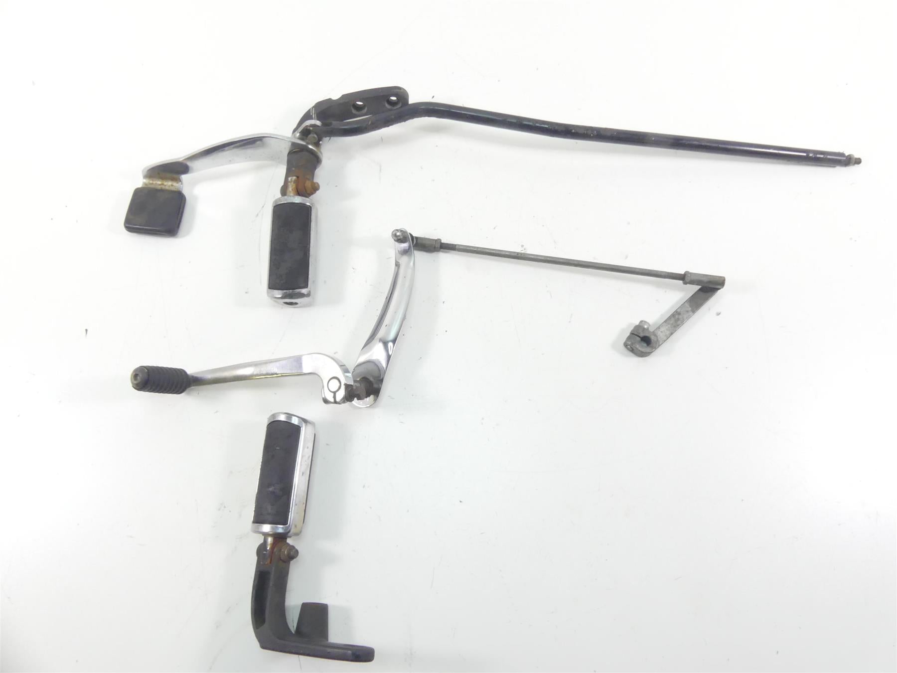 2011 Harley FXDWG Dyna Wide Glide Front Footpeg Shift Brake Ped Set Fw 33693-03 {{ shop.shopifyCountryName }} - Mototech271