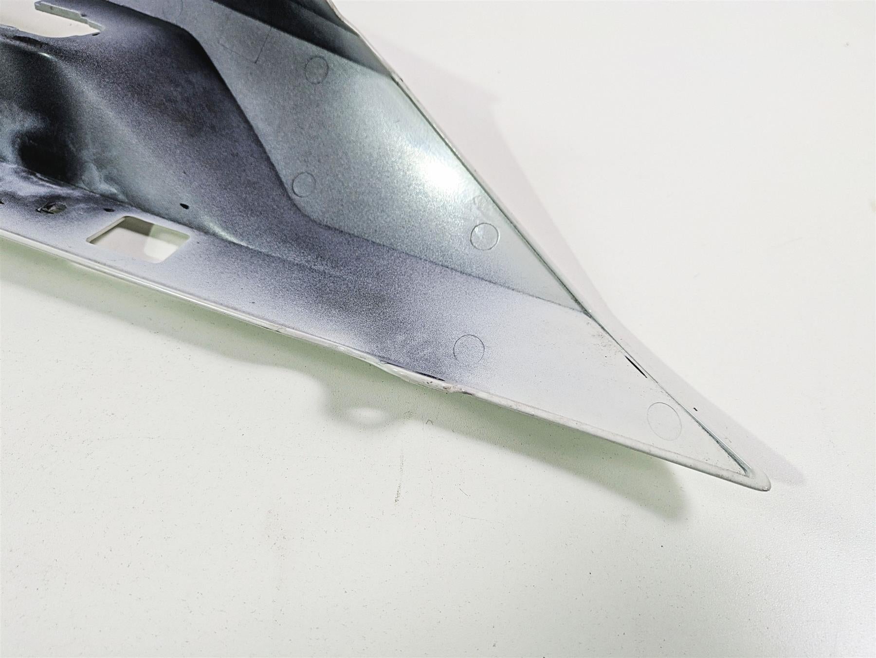2019 BMW R1250RT K52 Left Tail Side Cover Fairing - Read 46638533577 {{ shop.shopifyCountryName }} - Mototech271
