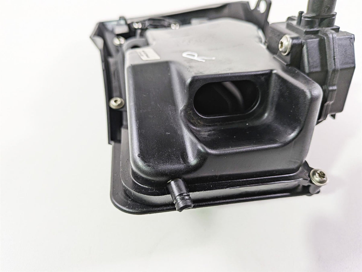 2019 BMW R1250RT K52 Right Storage Compartment Box 46638544958 {{ shop.shopifyCountryName }} - Mototech271