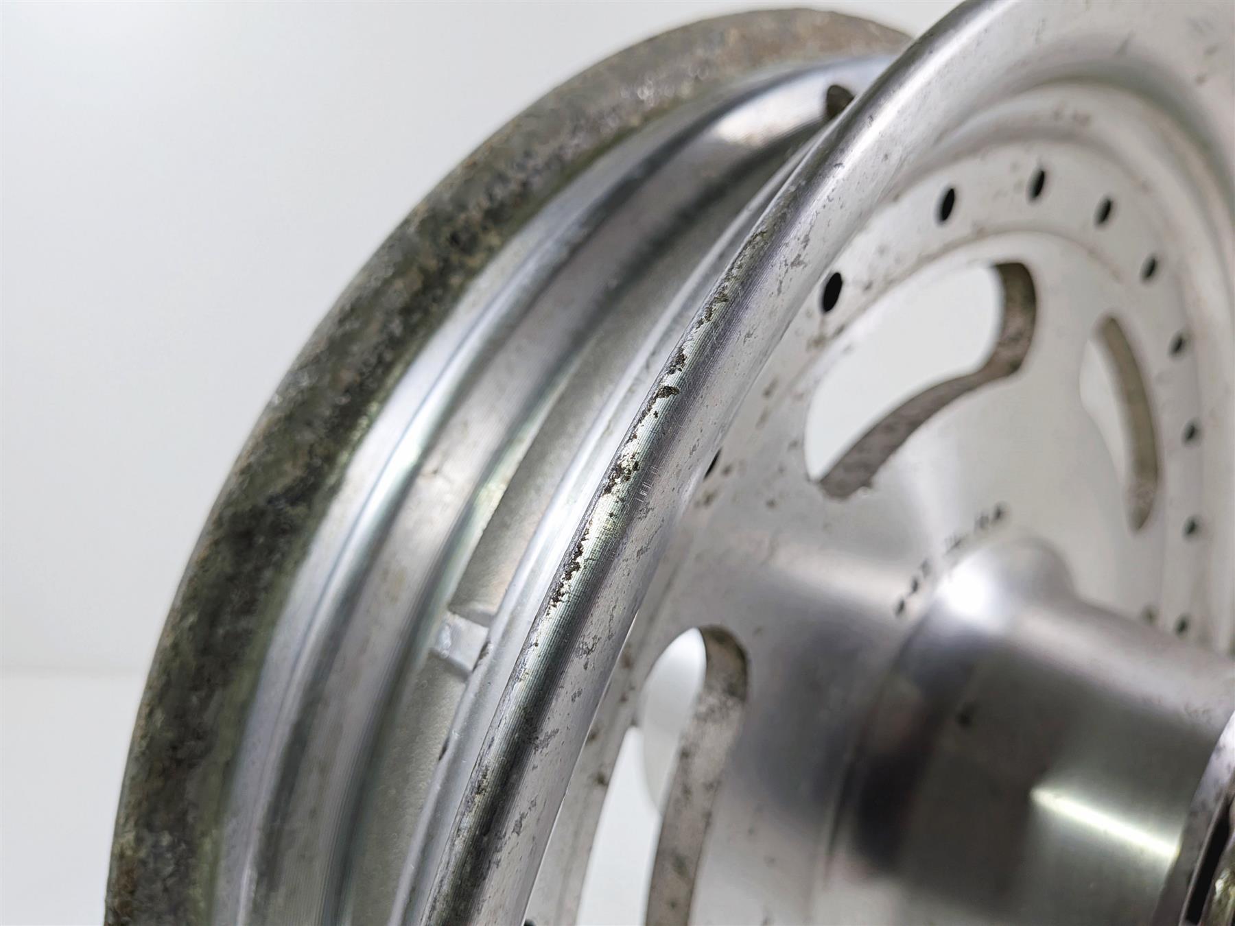 2011 Harley FXDF Dyna Fat Bob Front Wheel Rim 16x3 Straight Slotted 43300172 {{ shop.shopifyCountryName }} - Mototech271