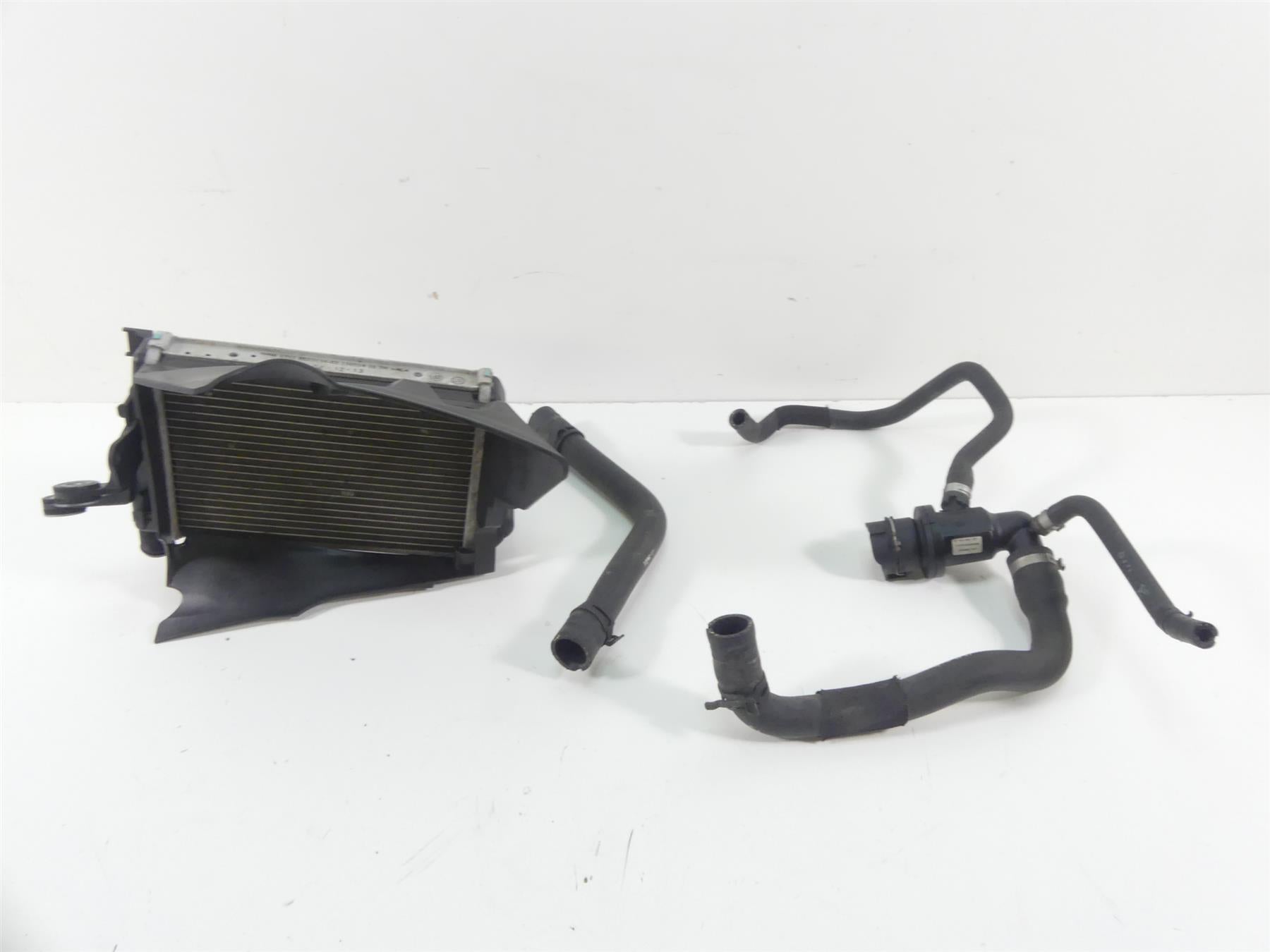 2014 BMW R1200GS K50 Left Side Radiator + Thermostat Hoses & Cover 17118523116