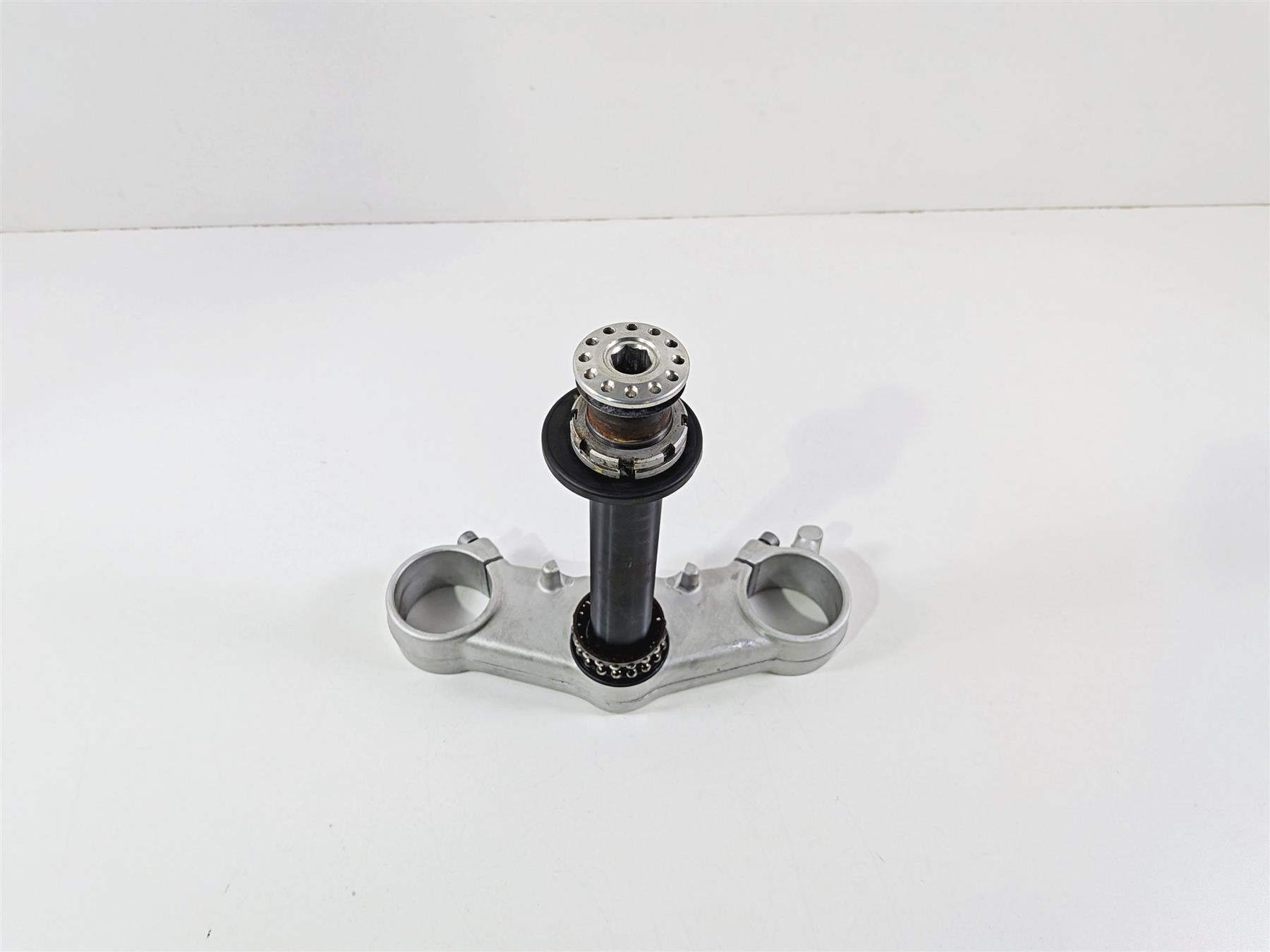 2016 Aprilia RSV 1100 Tuono V4 Factory Lower Triple Tree Steering Clamp 2B001680 {{ shop.shopifyCountryName }} - Mototech271