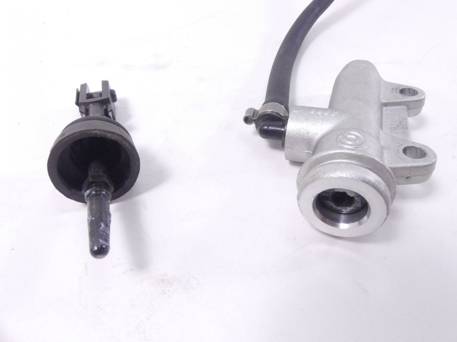 2013 BMW R1200RT K26 Rear Brembo Brake Master Cylinder 34317705580 {{ shop.shopifyCountryName }} - Mototech271