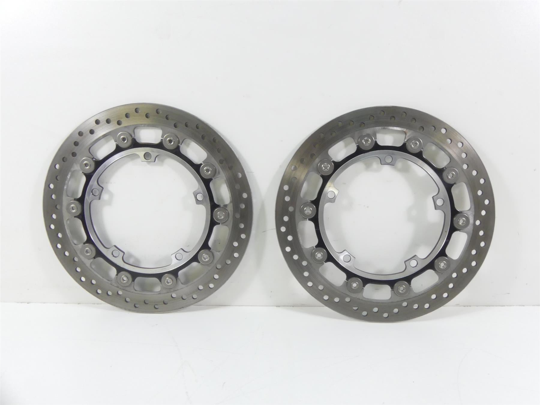 2015 Triumph 1050 Speed Triple R Front Brake Rotor Disc Set 320Mm T2028202 {{ shop.shopifyCountryName }} - Mototech271