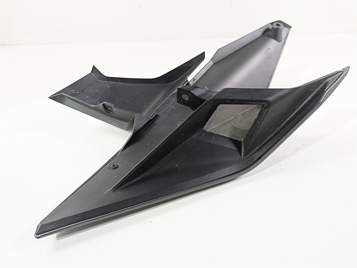 2018 KTM 1290 Super Duke R Left Tank Main Cover Fairing 61608050000KCA {{ shop.shopifyCountryName }} - Mototech271