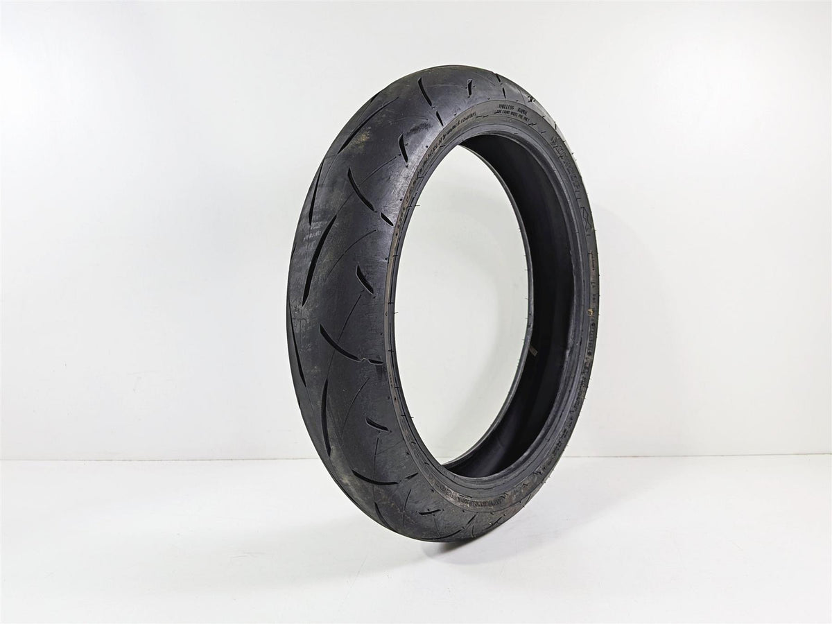Used Front Motorcycle Tire Dunlop Sportmax Roadsport 2 120/70-R17 58W DOT2624 45238704-Mototech271
