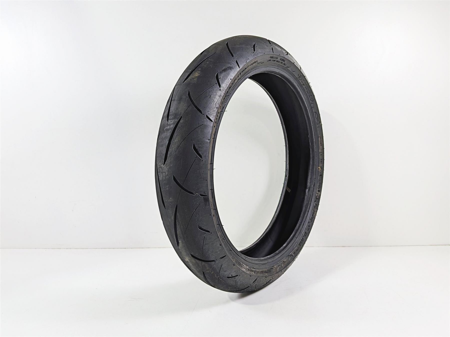 Used Front Motorcycle Tire Dunlop Sportmax Roadsport 2 120/70-R17 58W DOT2624 45238704-Mototech271