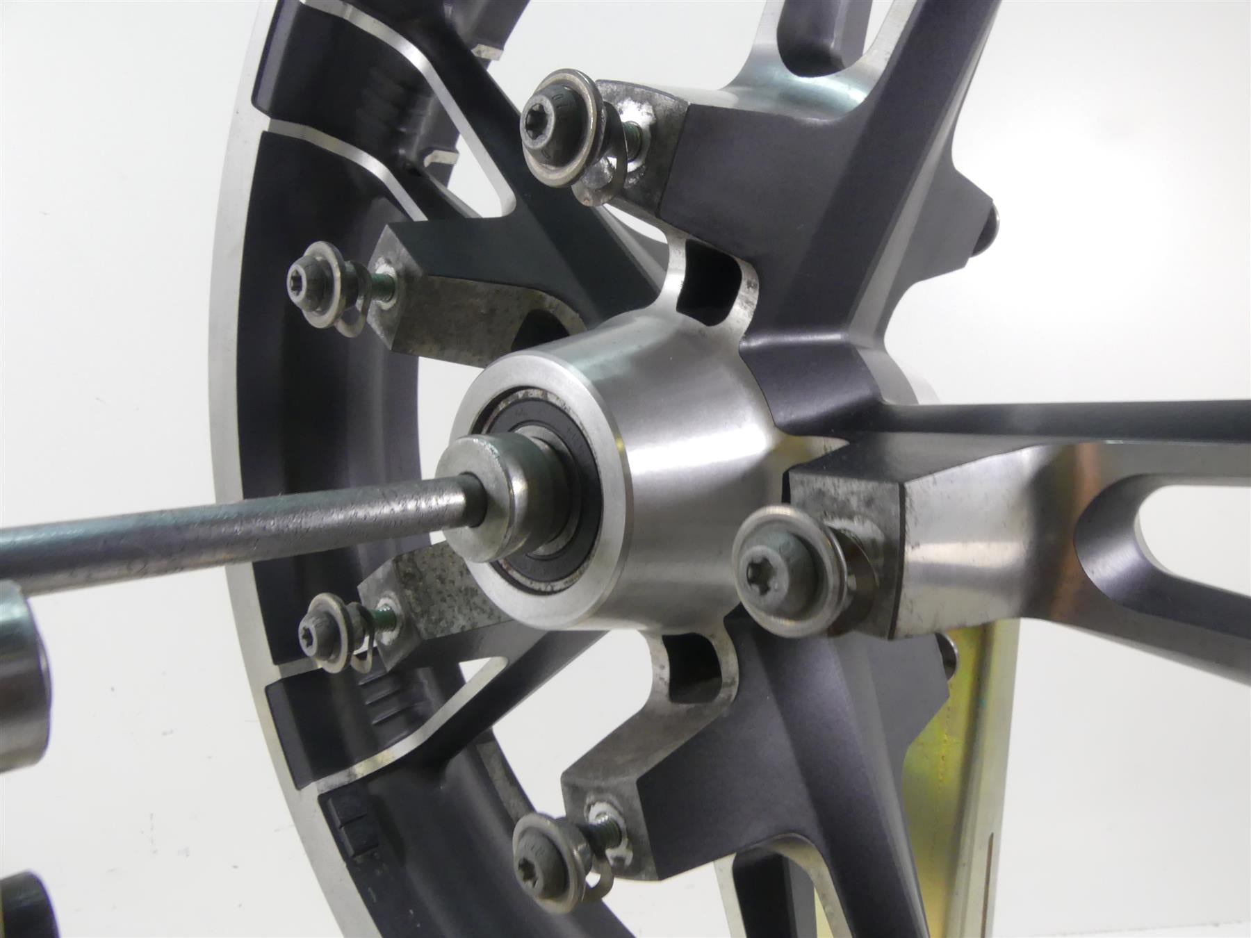 2016 Harley Touring FLTRX Road Glide Straight Front Wheel Rim 19x3.5 43300027 {{ shop.shopifyCountryName }} - Mototech271