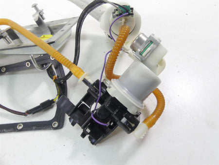 2015 Harley FXDF Dyna Fat Bob Fuel Gas Petrol Pump + Level Sender 75218-04D {{ shop.shopifyCountryName }} - Mototech271
