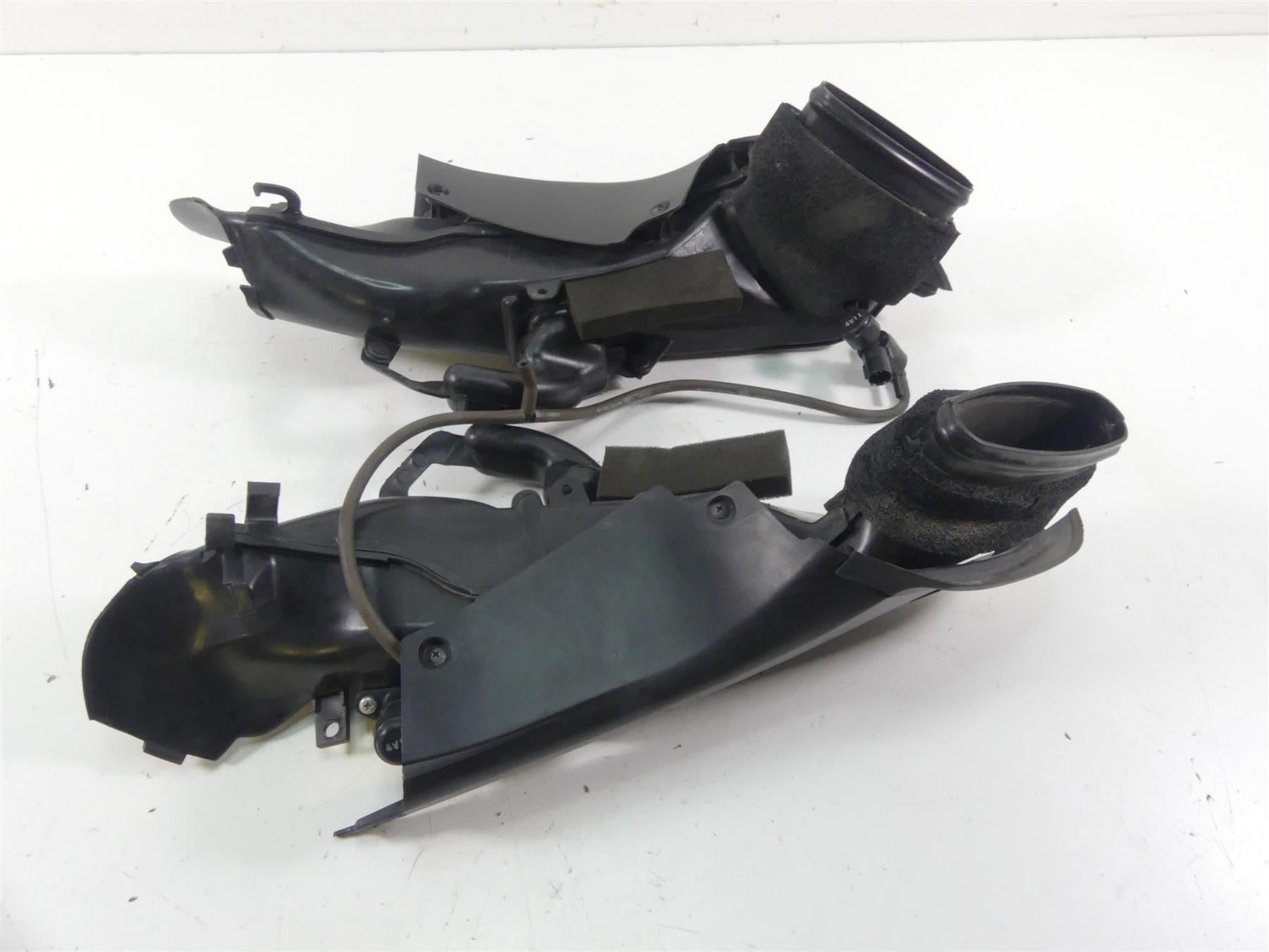 2015 Honda CBR1000 RR SC59 Upper Air Intake Duct Ram Set 64380-MGP-A00 {{ shop.shopifyCountryName }} - Mototech271