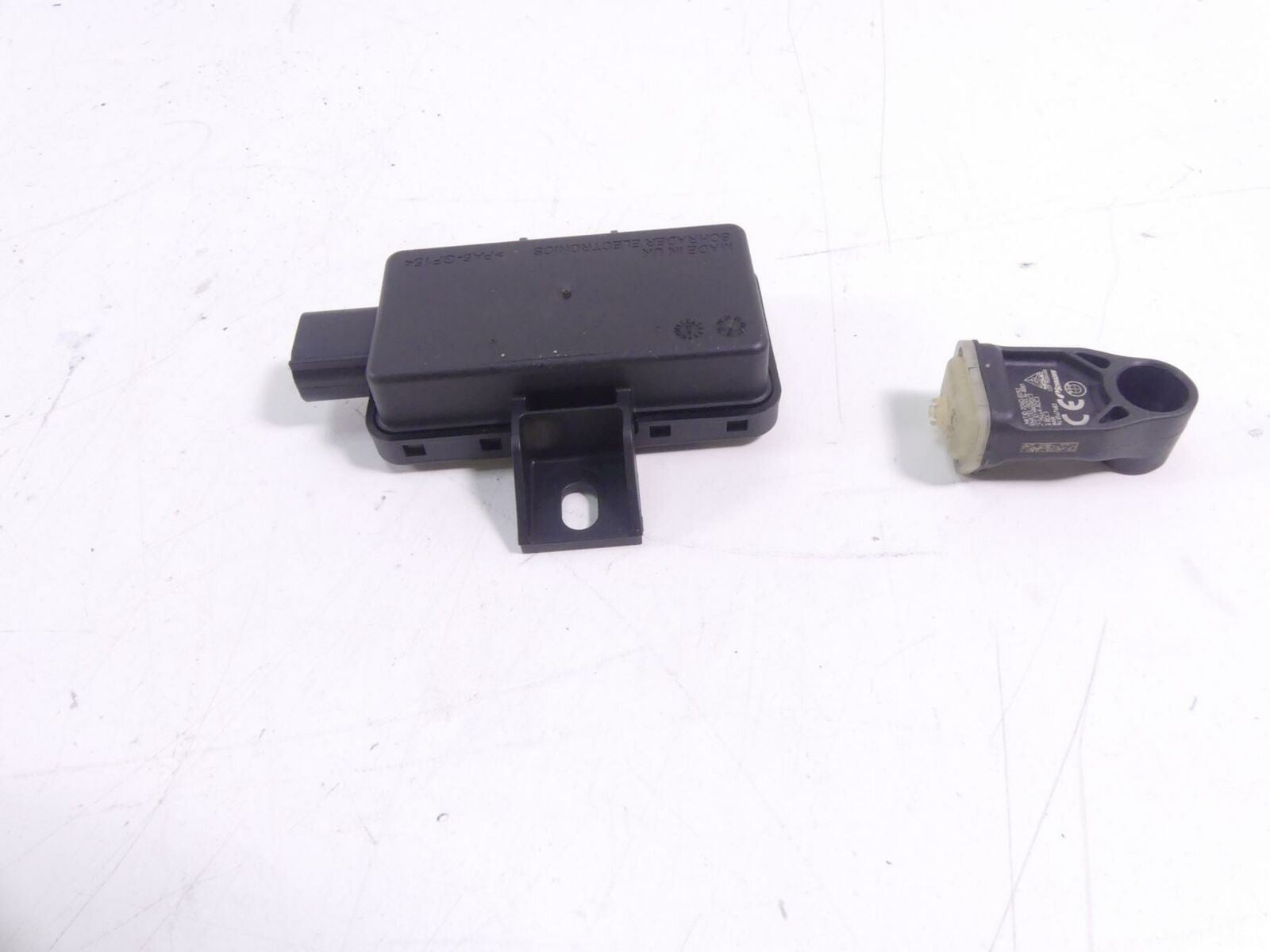 2018 BMW K1600 Bagger Tire Pressure Sensor Rdc Module 36318567683 65758546222 {{ shop.shopifyCountryName }} - Mototech271