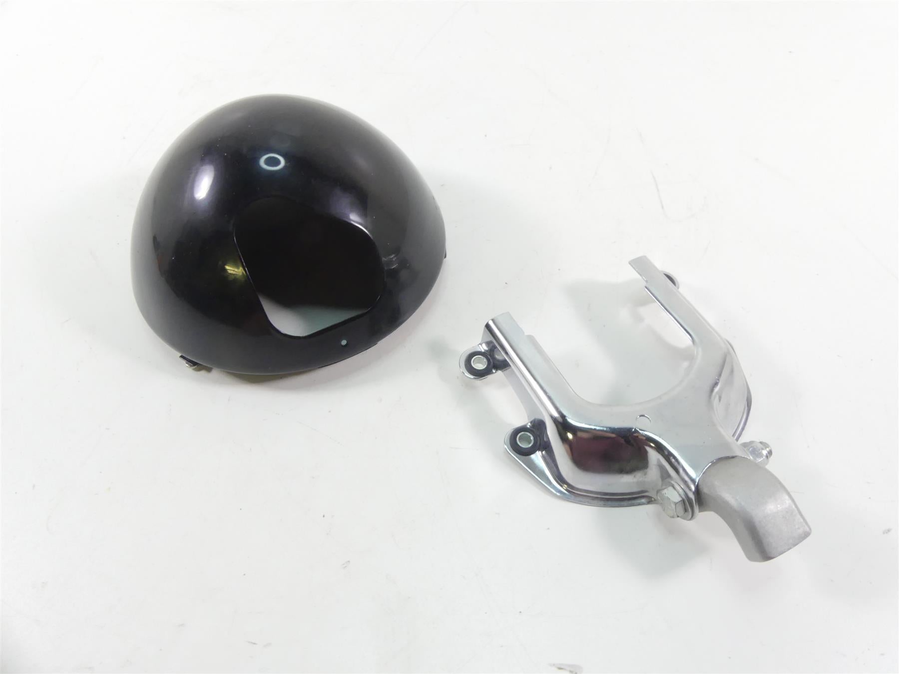 2019 Harley FLHC Softail Heritage Headlight Daymaker 7" Bucket - Read 67700347 {{ shop.shopifyCountryName }} - Mototech271
