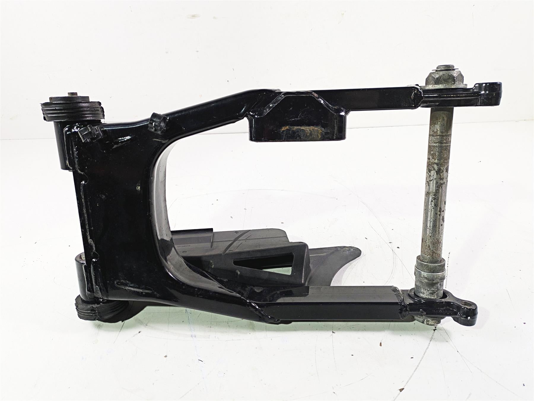 2007 Harley Touring FLHTCU SE CVO E-Glide Rear Swingarm Swing Arm 1" 47549-02A {{ shop.shopifyCountryName }} - Mototech271