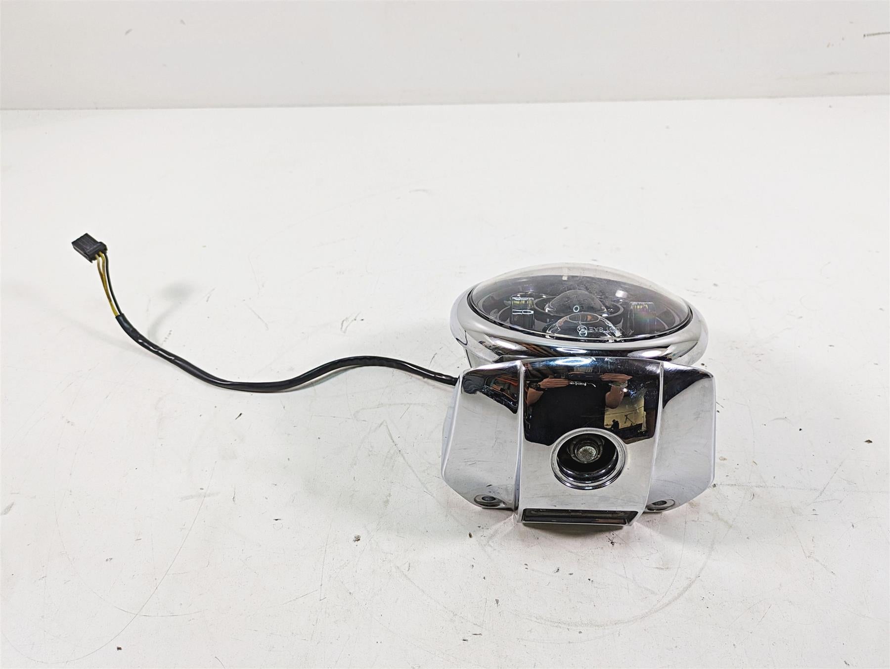 2005 Harley Dyna FXDL Low Rider Led Headlight Head Light + Visor 5-3/4" 69675-05 {{ shop.shopifyCountryName }} - Mototech271