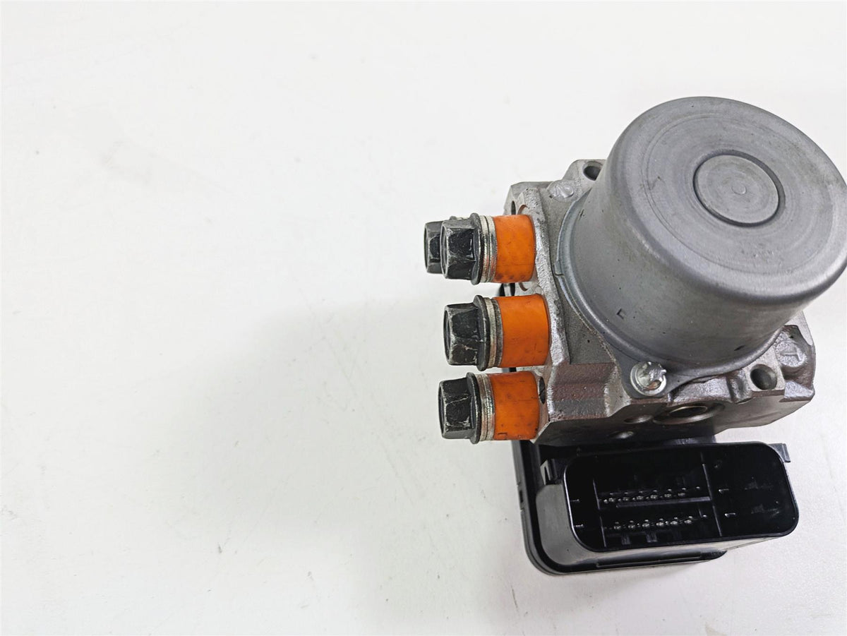 2020 Kawasaki Z900 ZR900 Abs Brake Pump Unit Module 16082-0810 {{ shop.shopifyCountryName }} - Mototech271