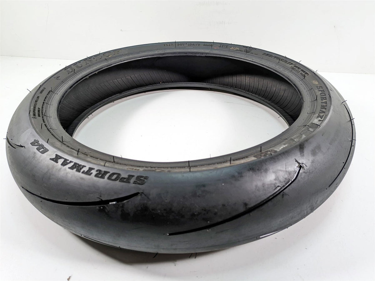 Used Front Motorcycle Tire Dunlop Sportmax Q4 120/70R17 45233176 {{ shop.shopifyCountryName }} - Mototech271