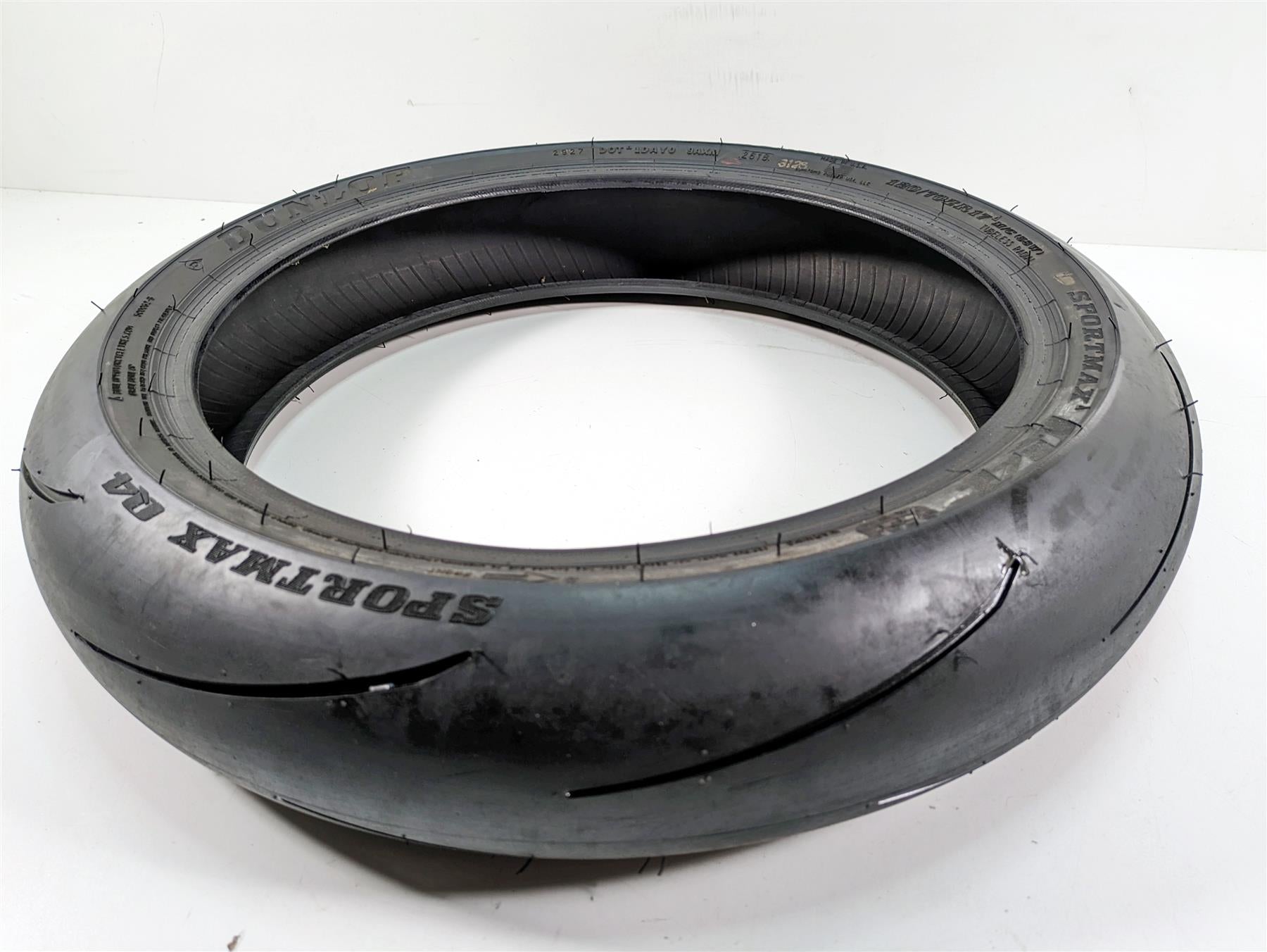 Used Front Motorcycle Tire Dunlop Sportmax Q4 120/70R17 45233176 {{ shop.shopifyCountryName }} - Mototech271