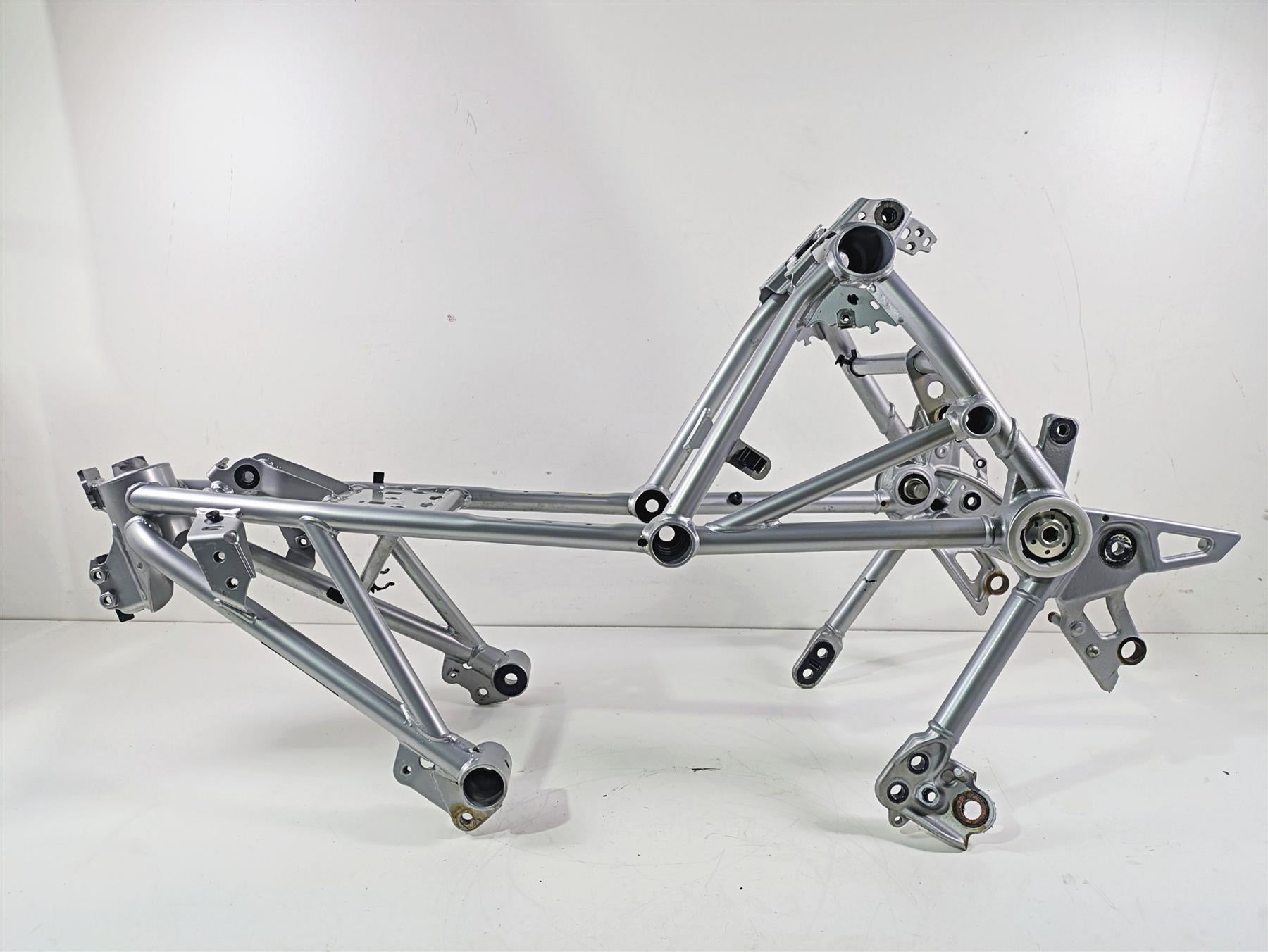 2016 BMW R1200RT K52 Straight Main Frame Chassis With Salvage Florida Title 46518550716 46518387840 {{ shop.shopifyCountryName }} - Mototech271